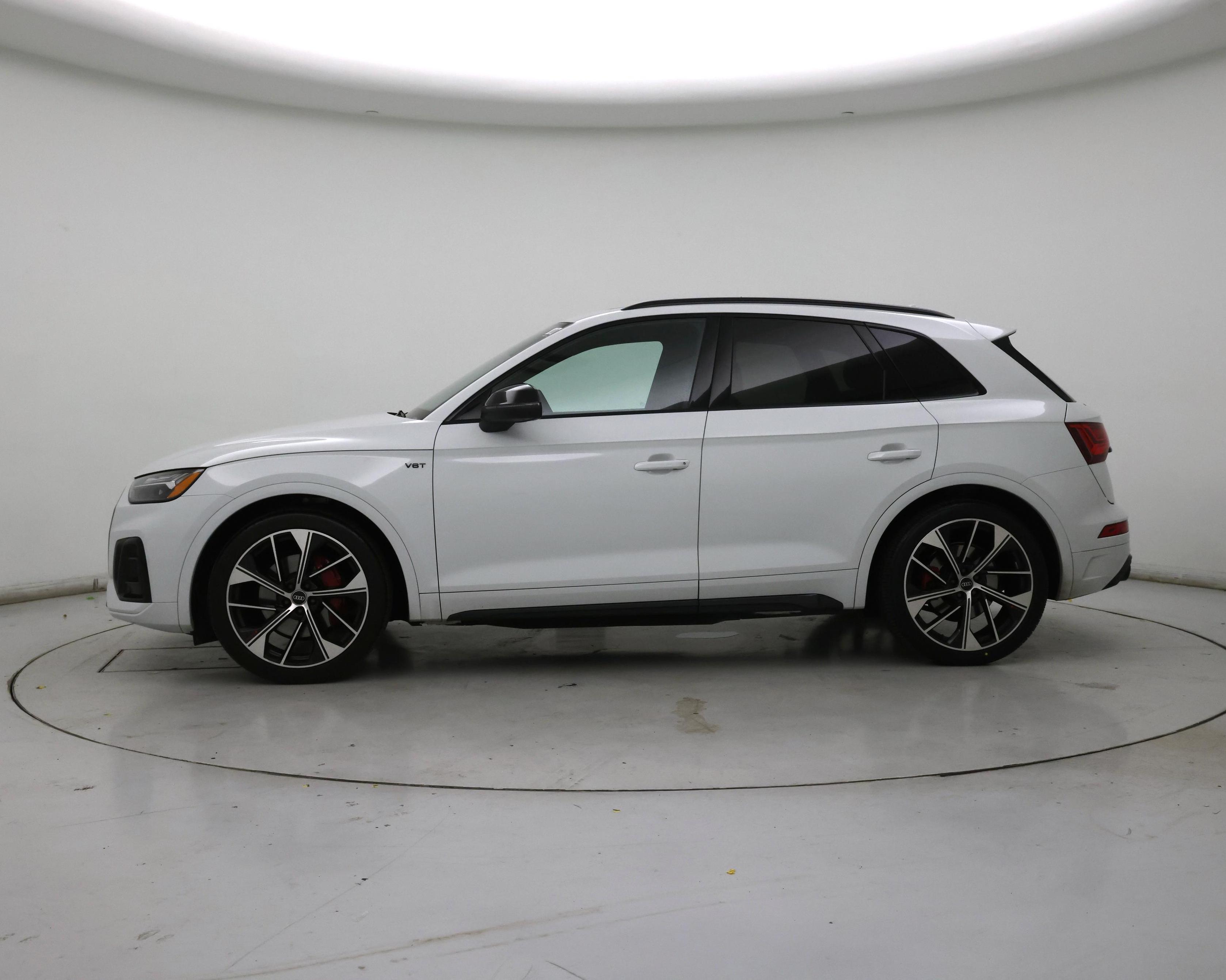 Thumbnail: 2021 Audi SQ5 - 3