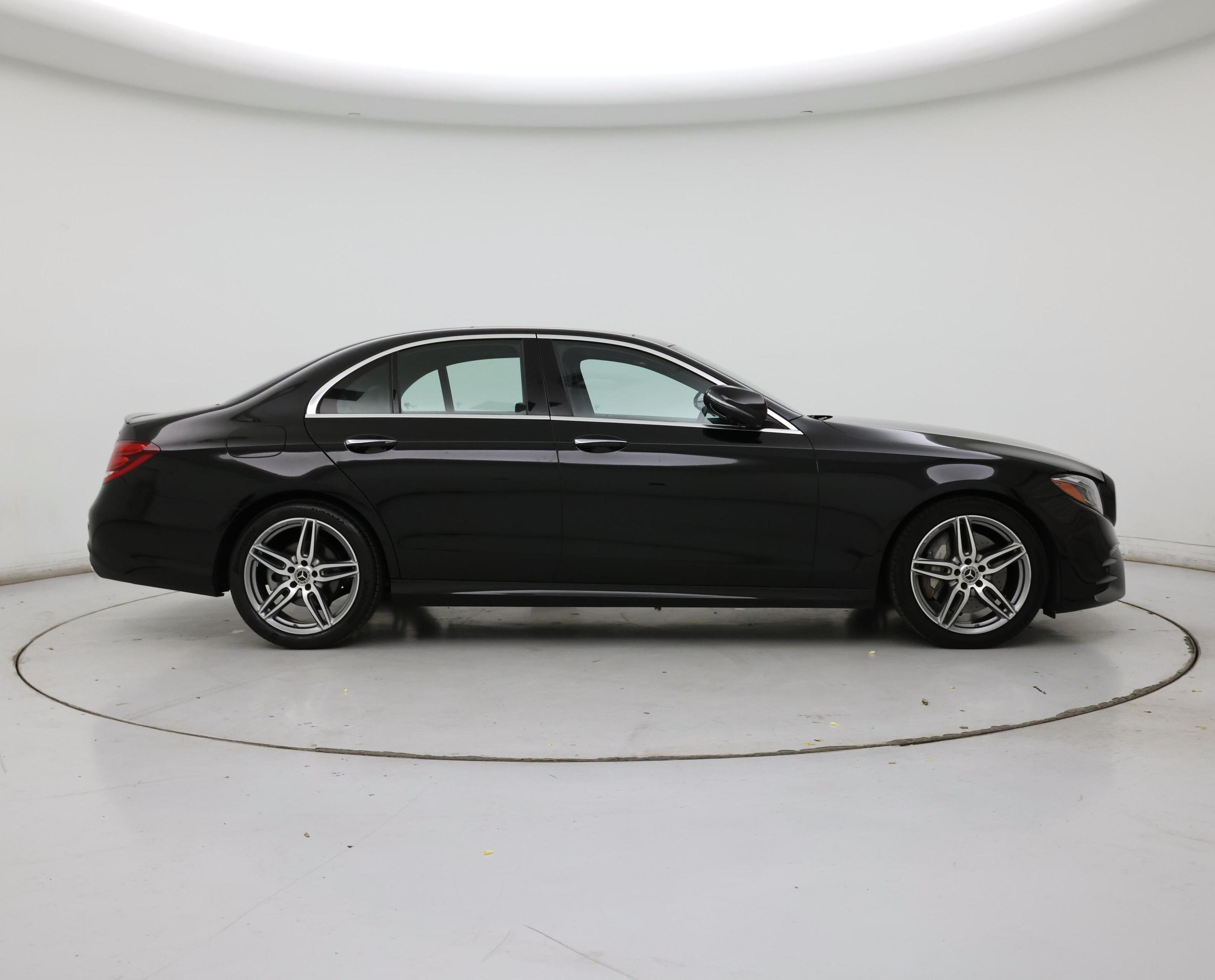 Thumbnail: 2018 Mercedes-Benz E-Class - 7