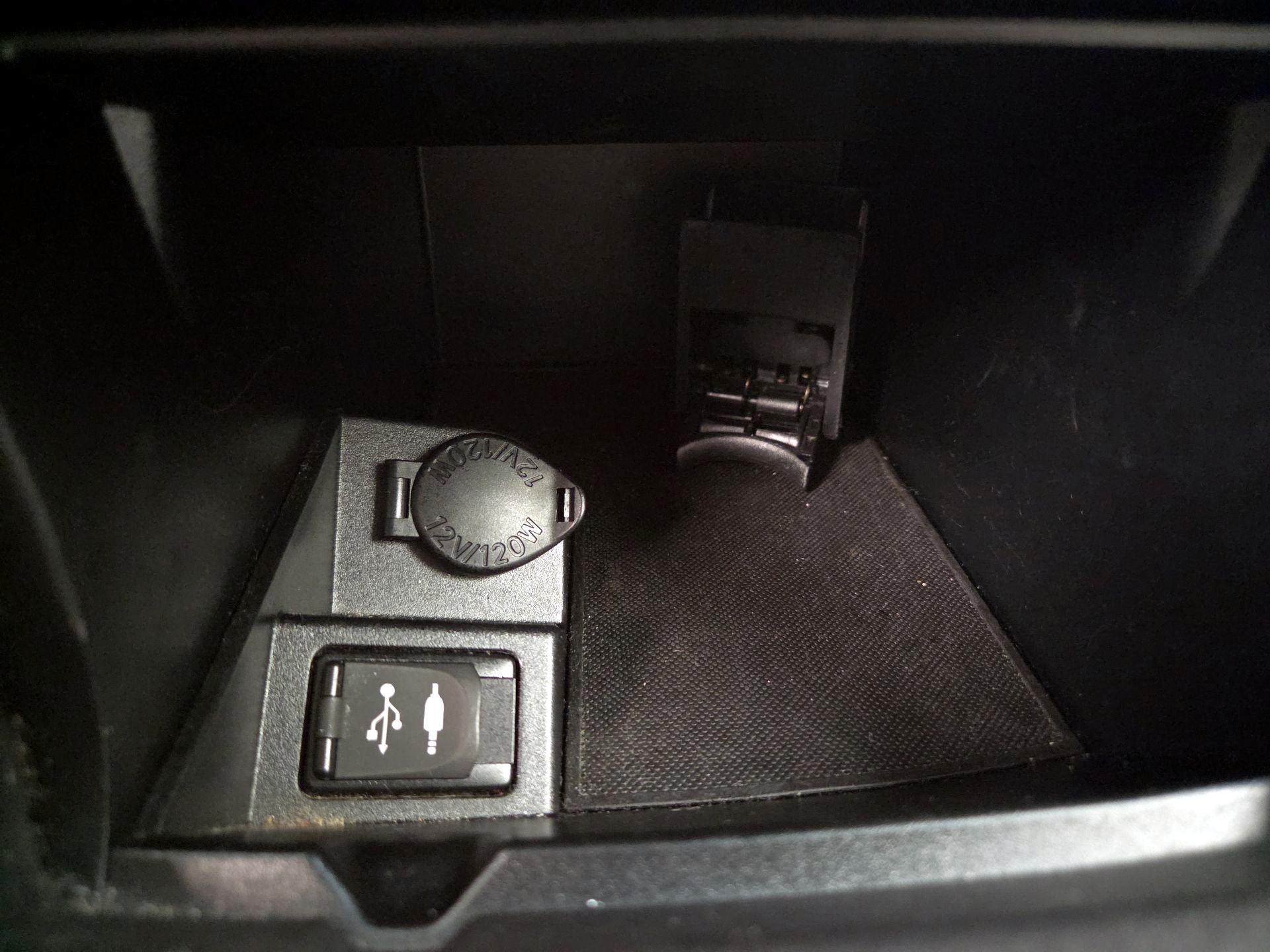 Thumbnail: 2016 Toyota Camry - 18