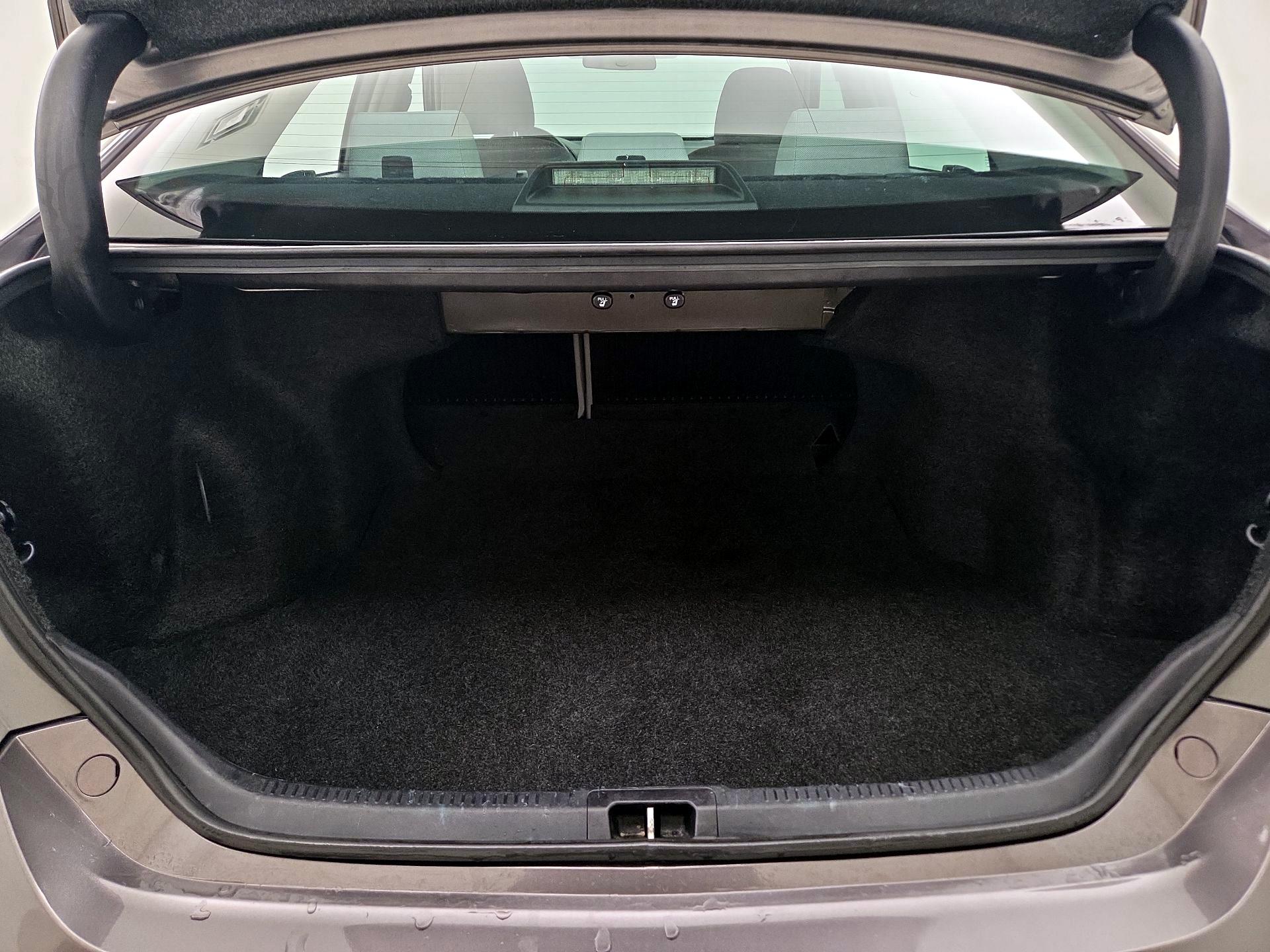 Thumbnail: 2016 Toyota Camry - 20