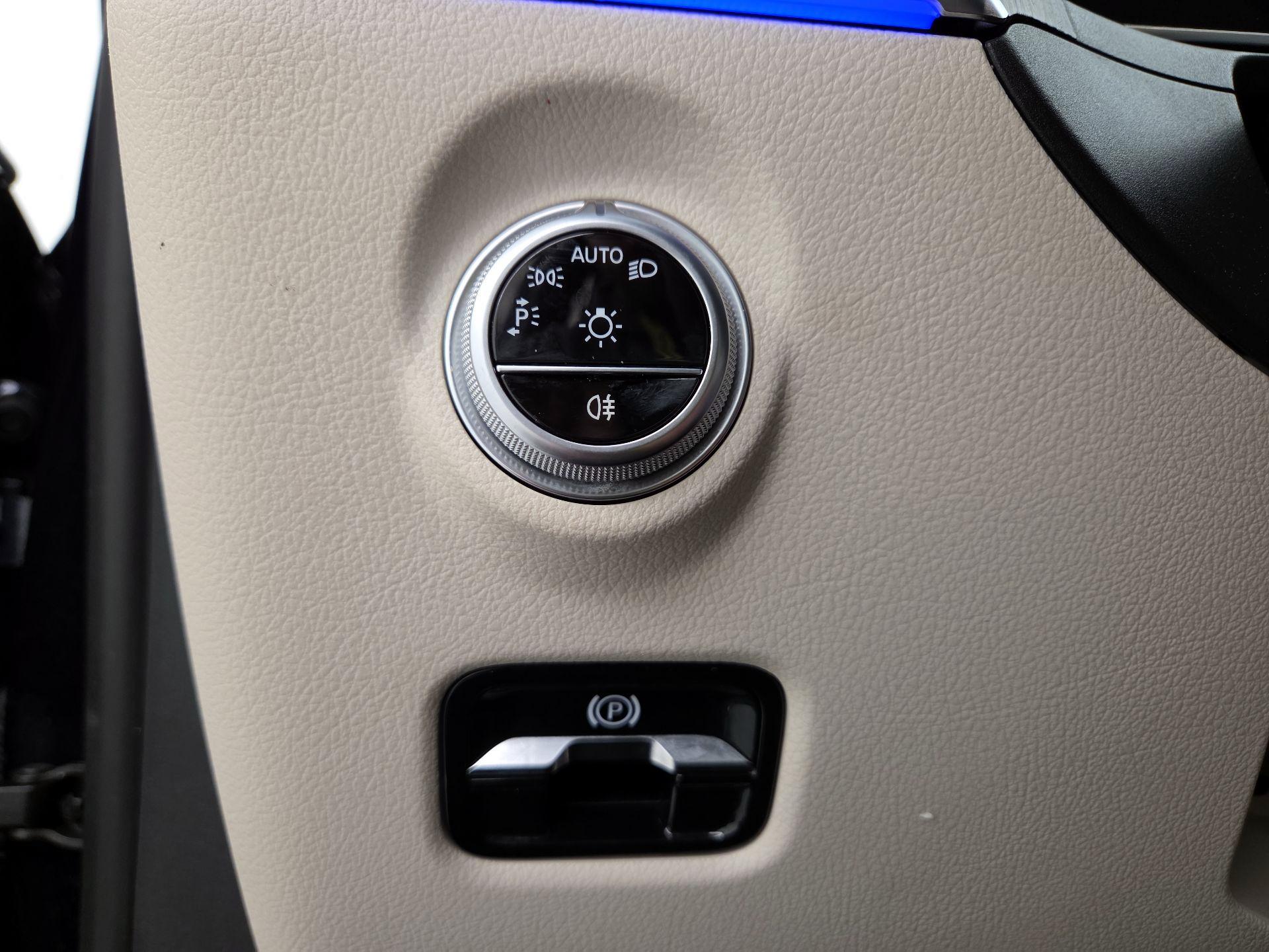 Thumbnail: 2022 Mercedes-Benz C-Class - 13