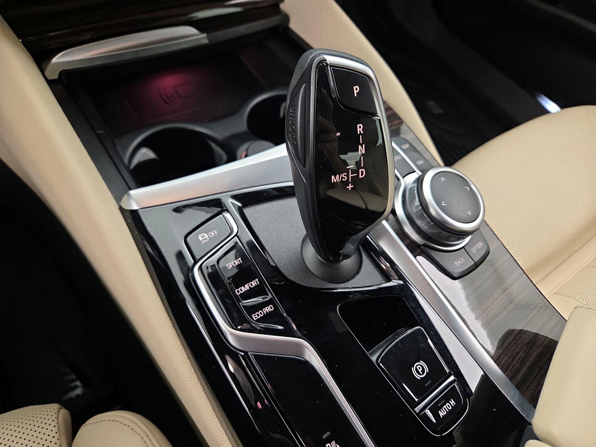 Thumbnail: 2022 BMW 5 Series - 18