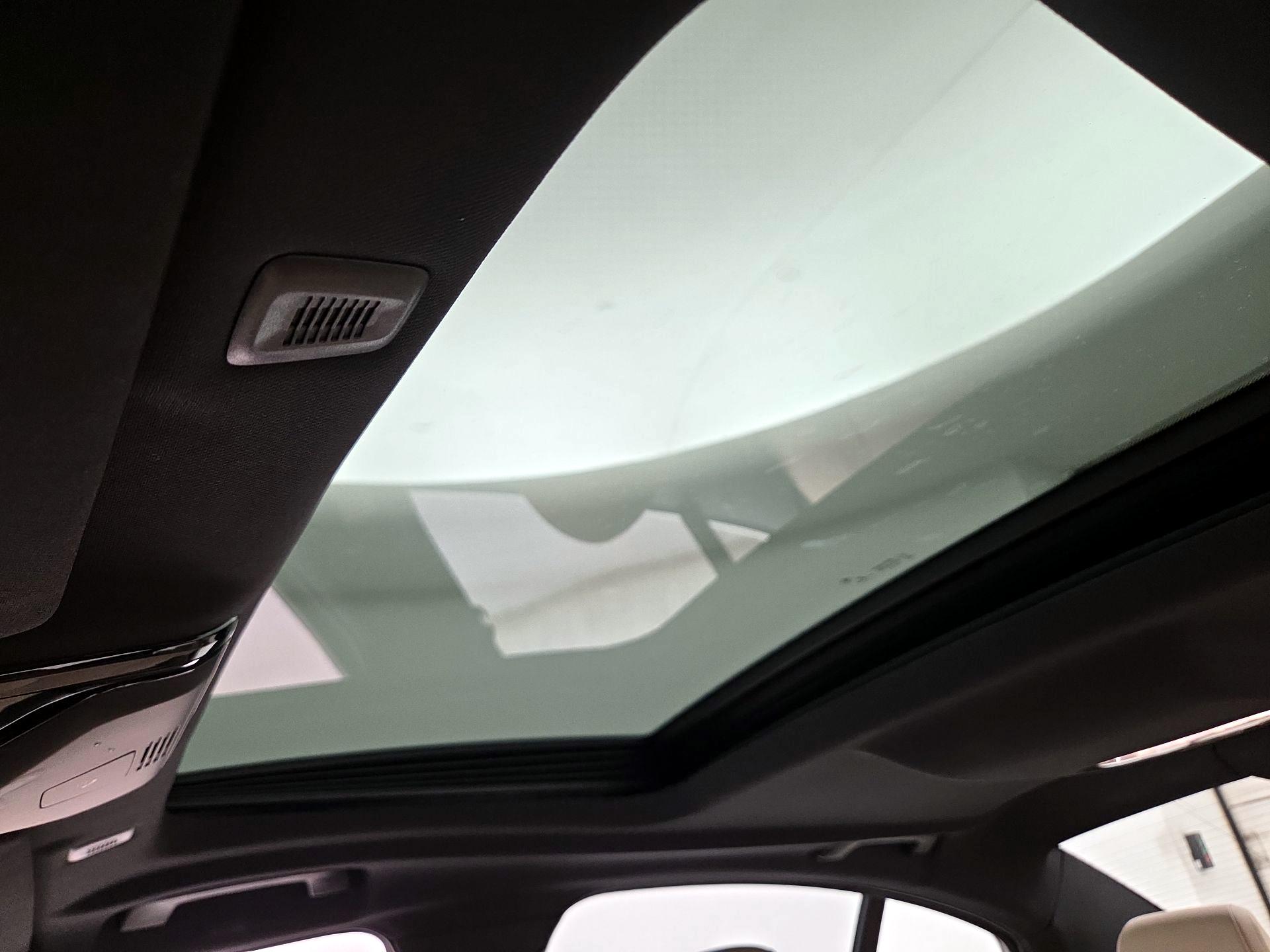 Thumbnail: 2022 BMW 5 Series - 20