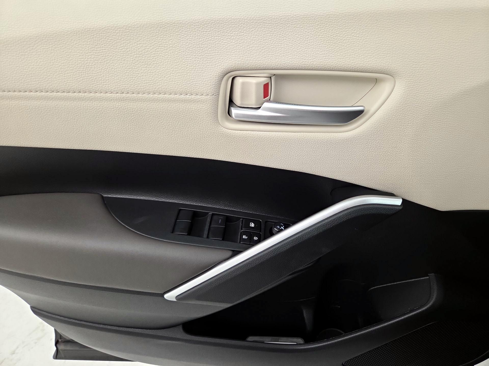 Thumbnail: 2023 Toyota Corolla Cross - 12