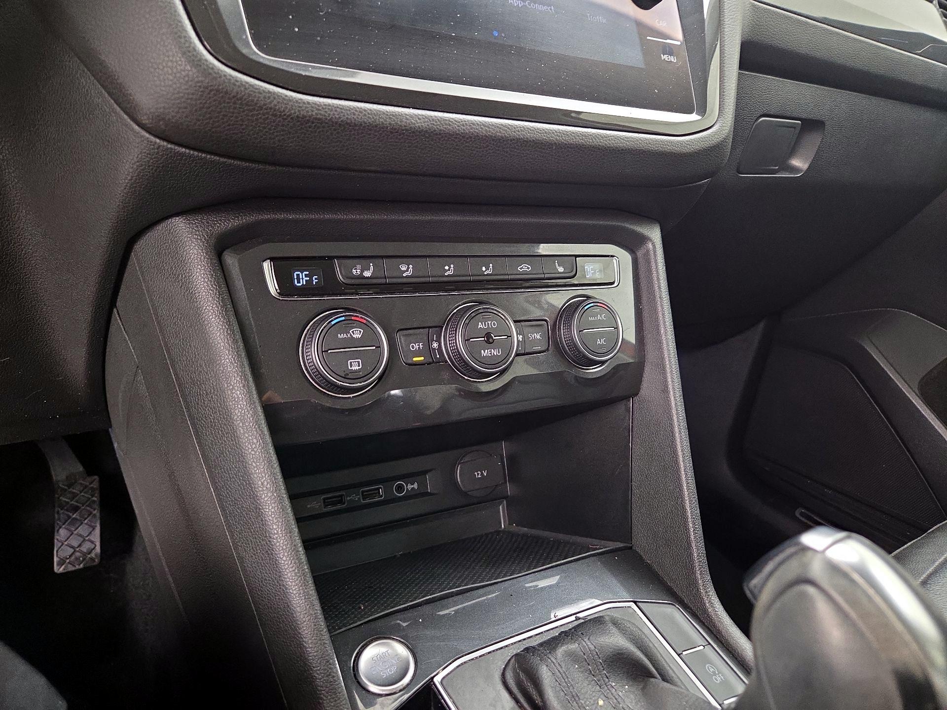 Thumbnail: 2019 Volkswagen Tiguan - 15