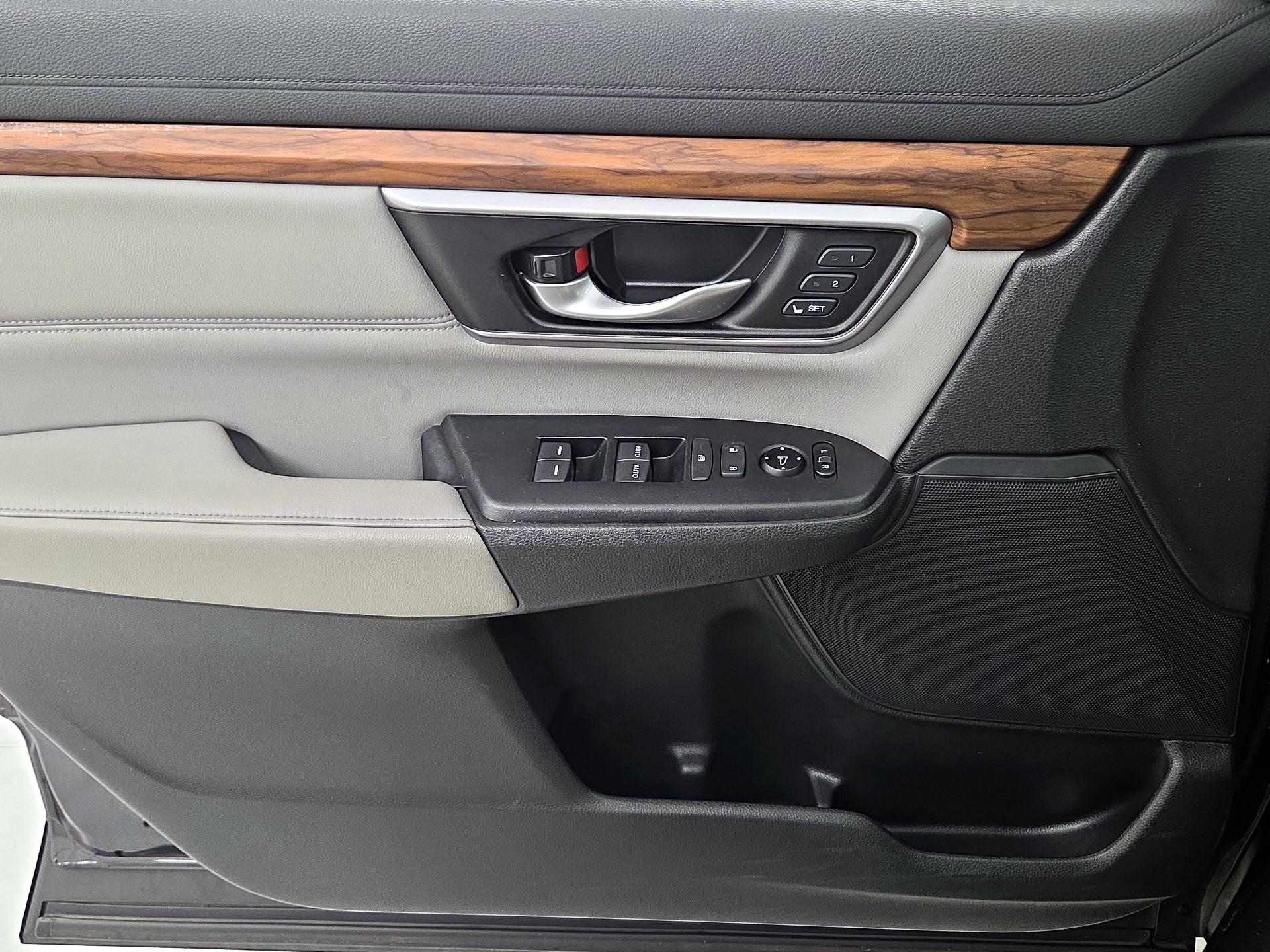 Thumbnail: 2017 Honda CR-V - 12