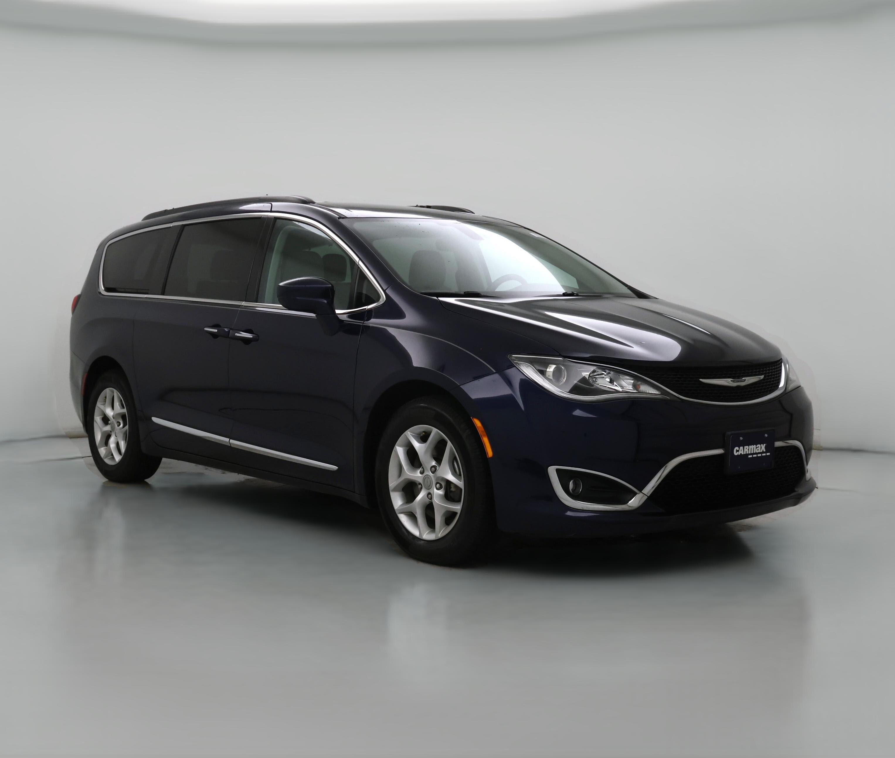 Thumbnail: 2017 Chrysler Pacifica - 1