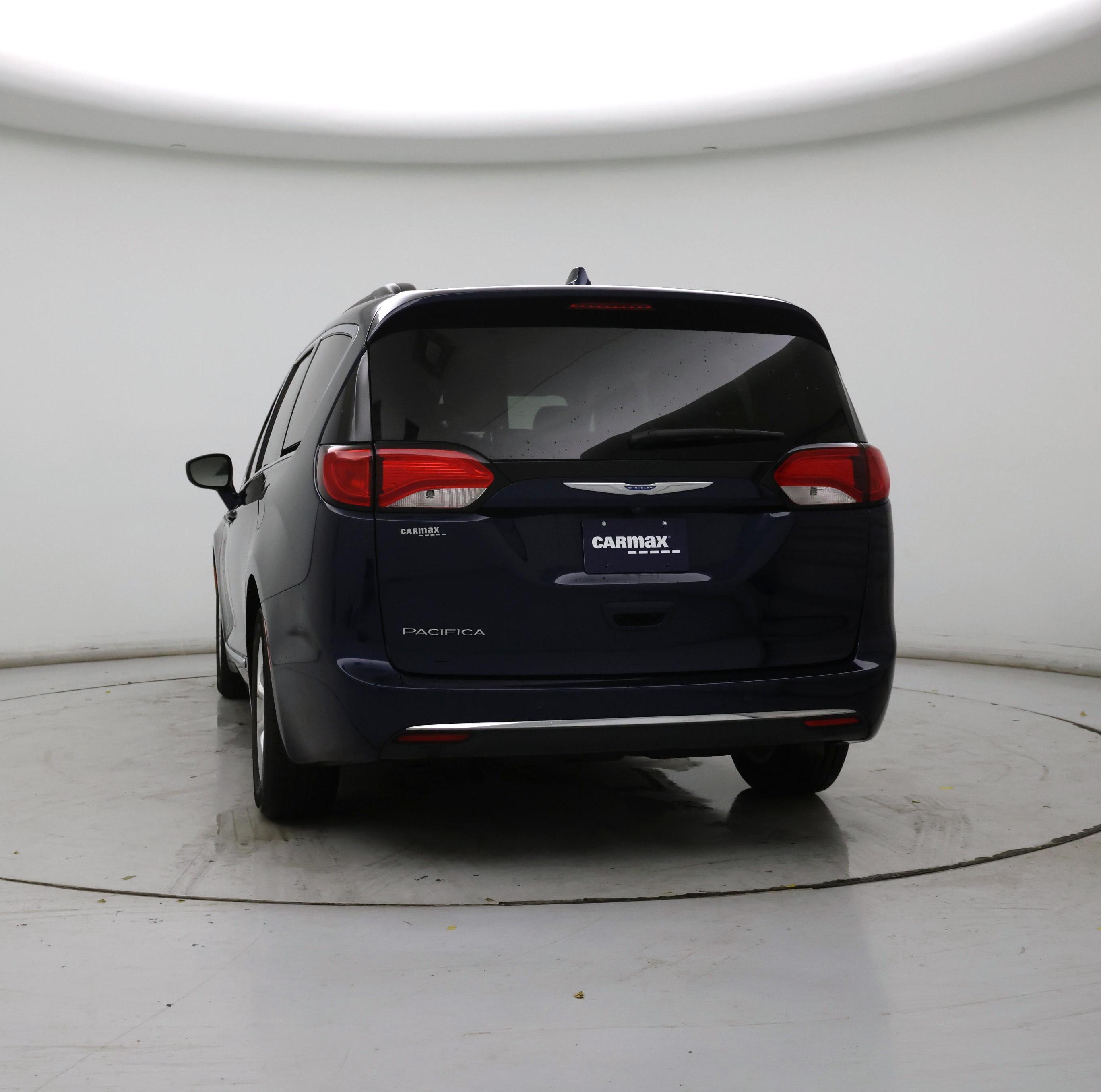 Thumbnail: 2017 Chrysler Pacifica - 6