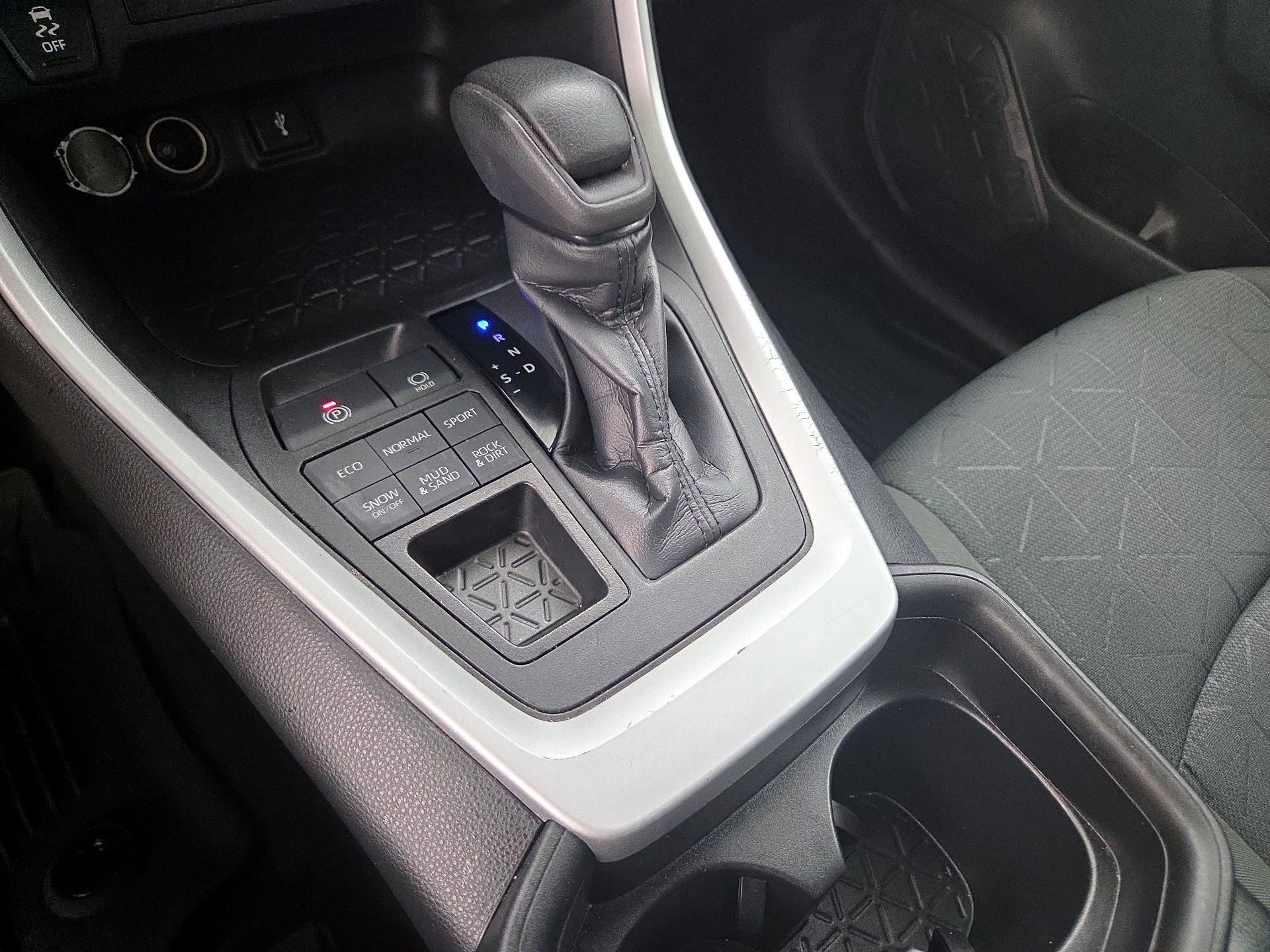 Thumbnail: 2021 Toyota RAV4 - 17