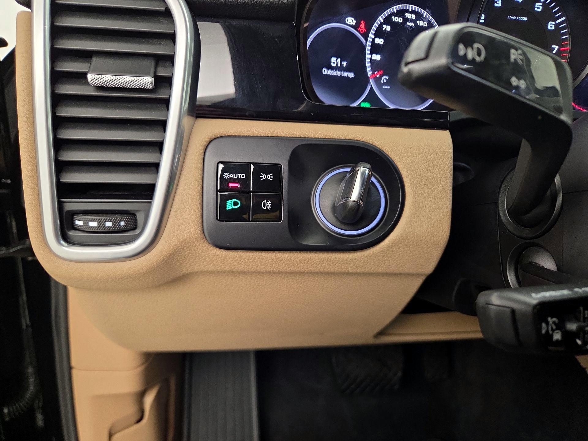 Thumbnail: 2019 Porsche Cayenne - 13