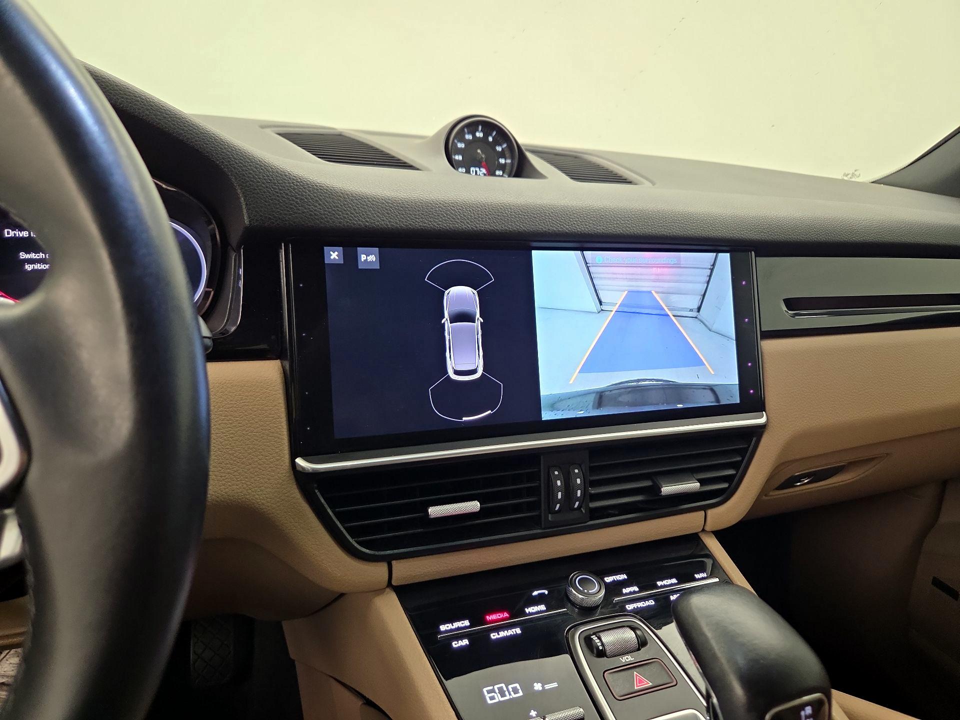 Thumbnail: 2019 Porsche Cayenne - 15