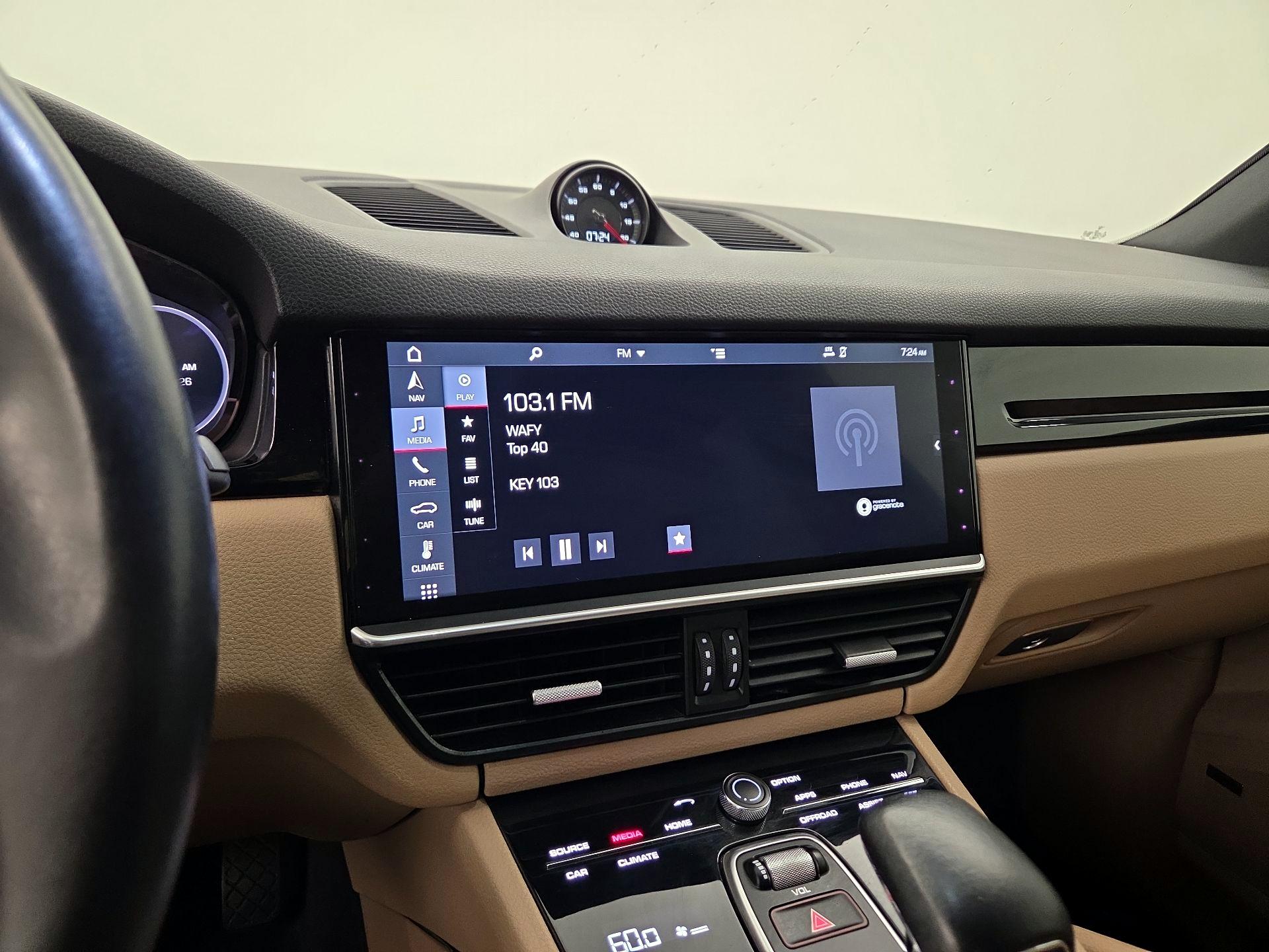 Thumbnail: 2019 Porsche Cayenne - 16