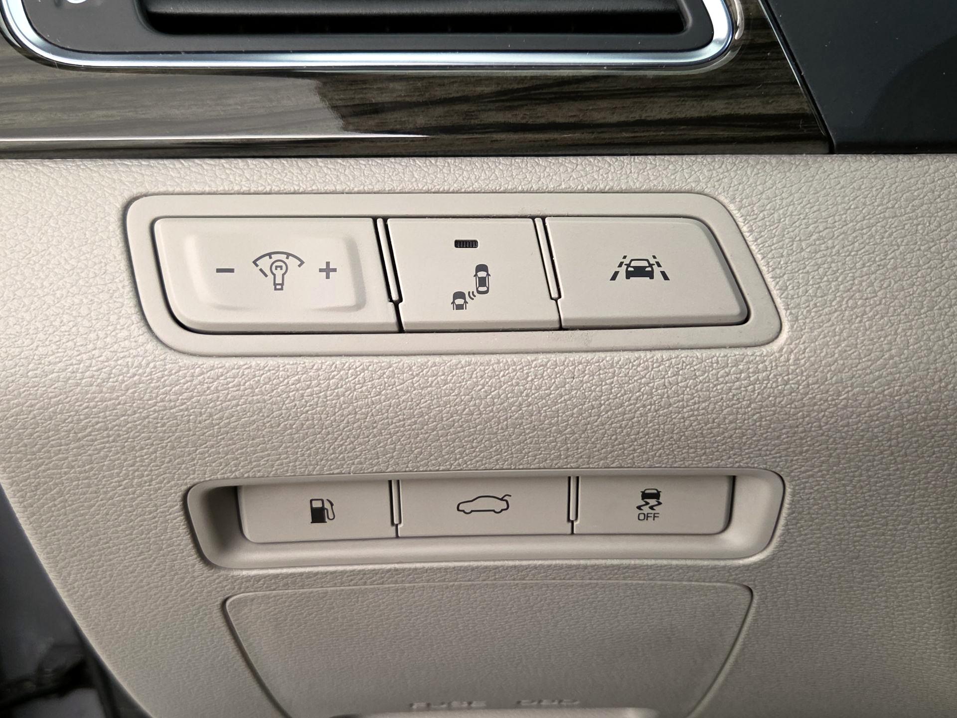 Thumbnail: 2016 Hyundai Sonata - 13