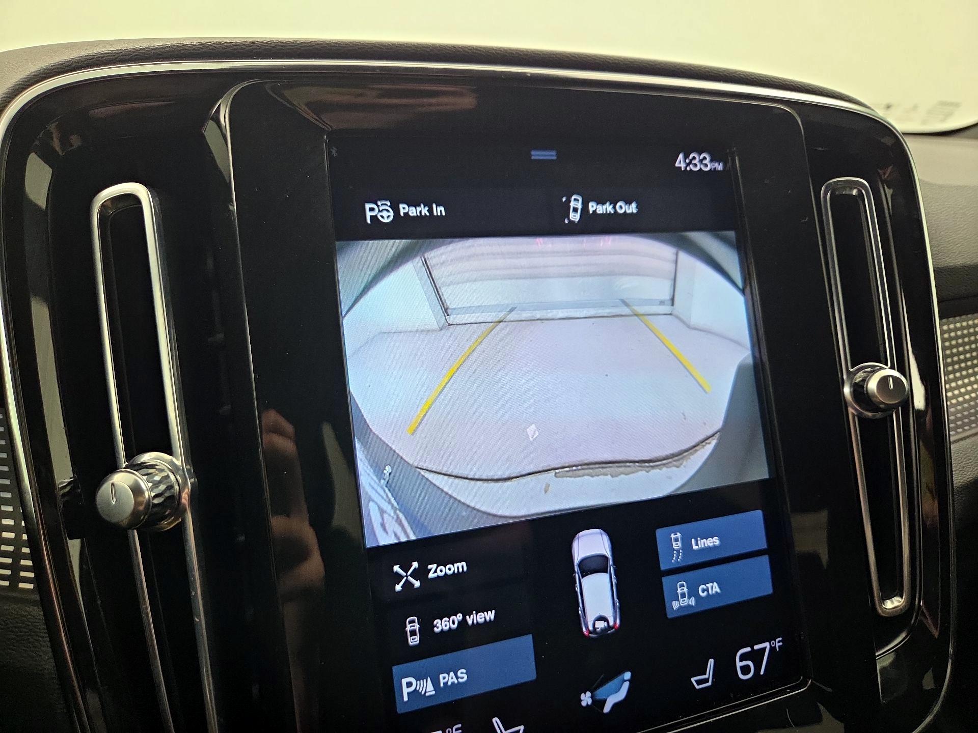 Thumbnail: 2021 Volvo XC40 - 13