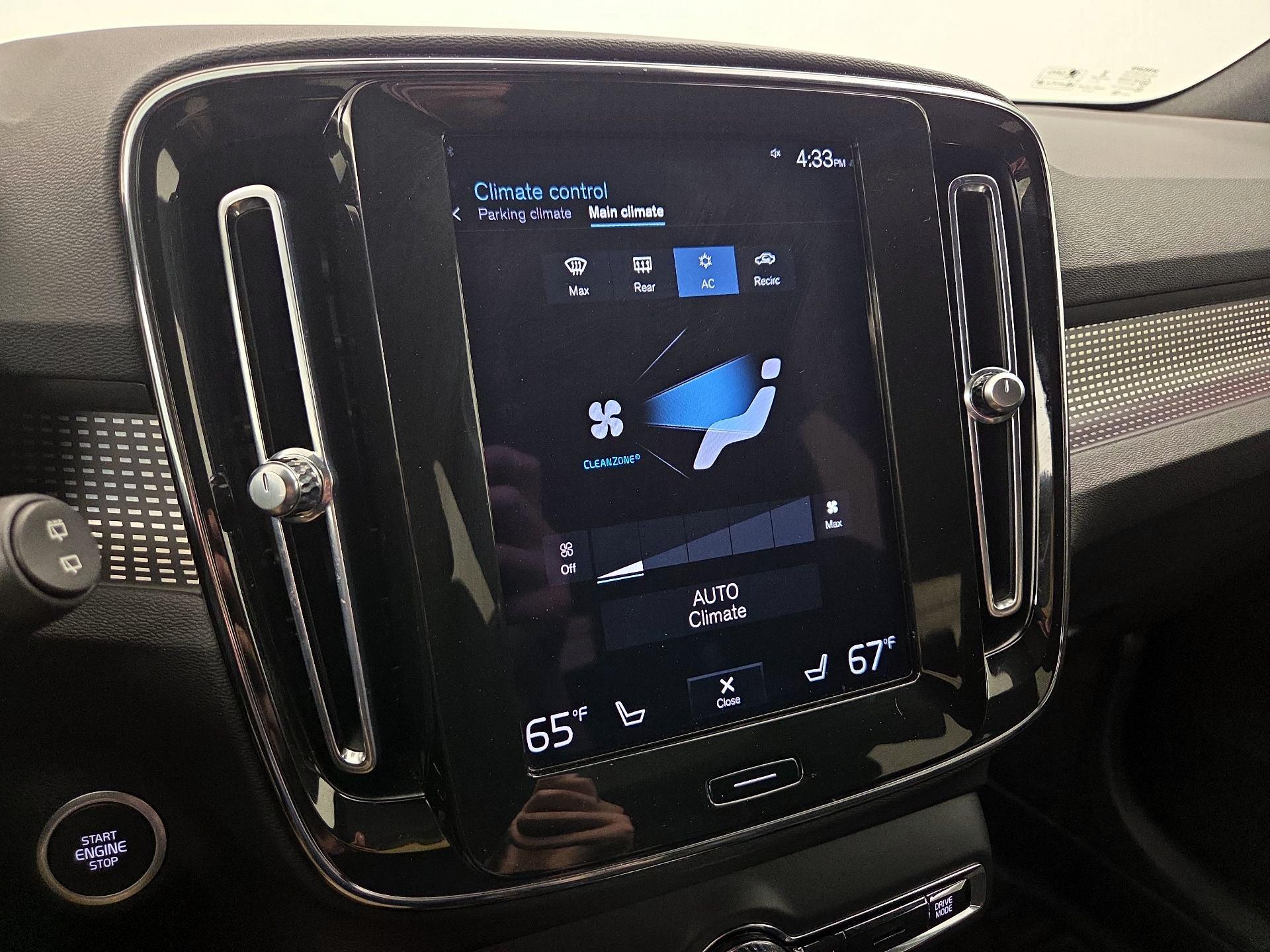 Thumbnail: 2021 Volvo XC40 - 15