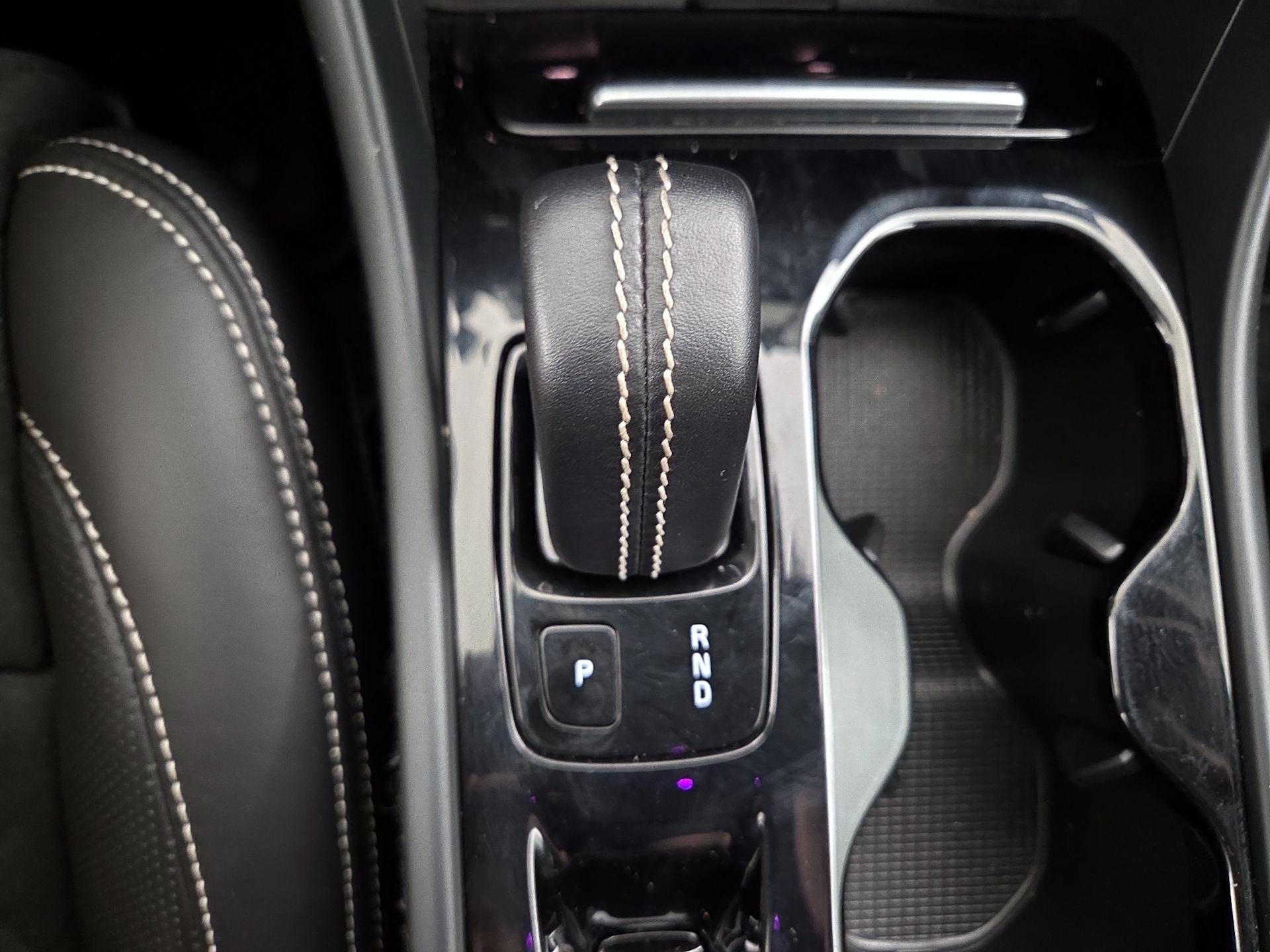 Thumbnail: 2021 Volvo XC40 - 16