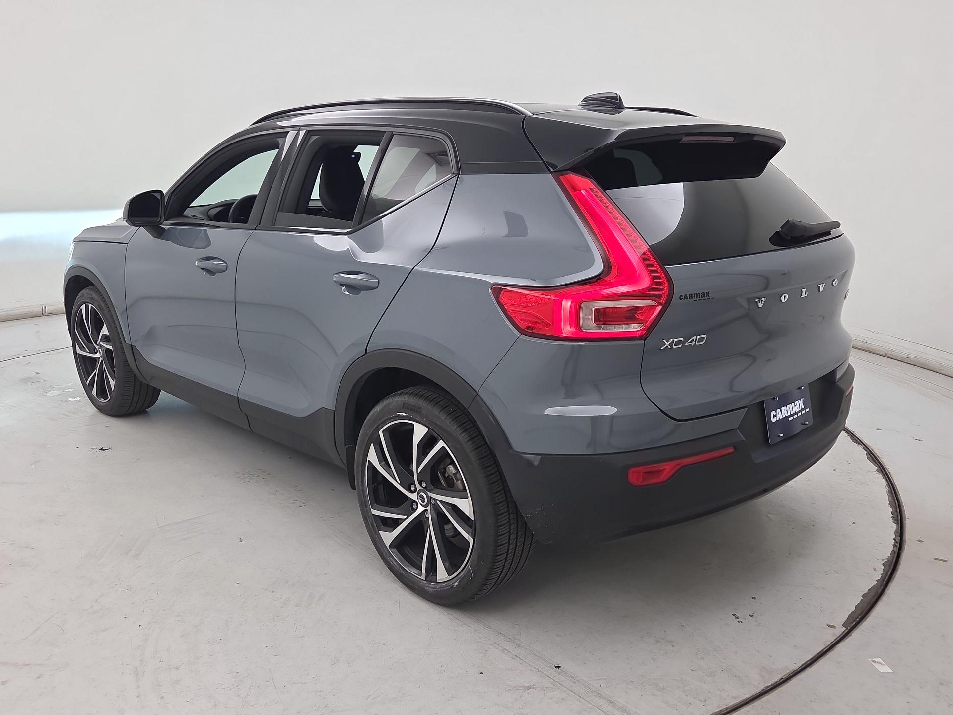 Thumbnail: 2021 Volvo XC40 - 7