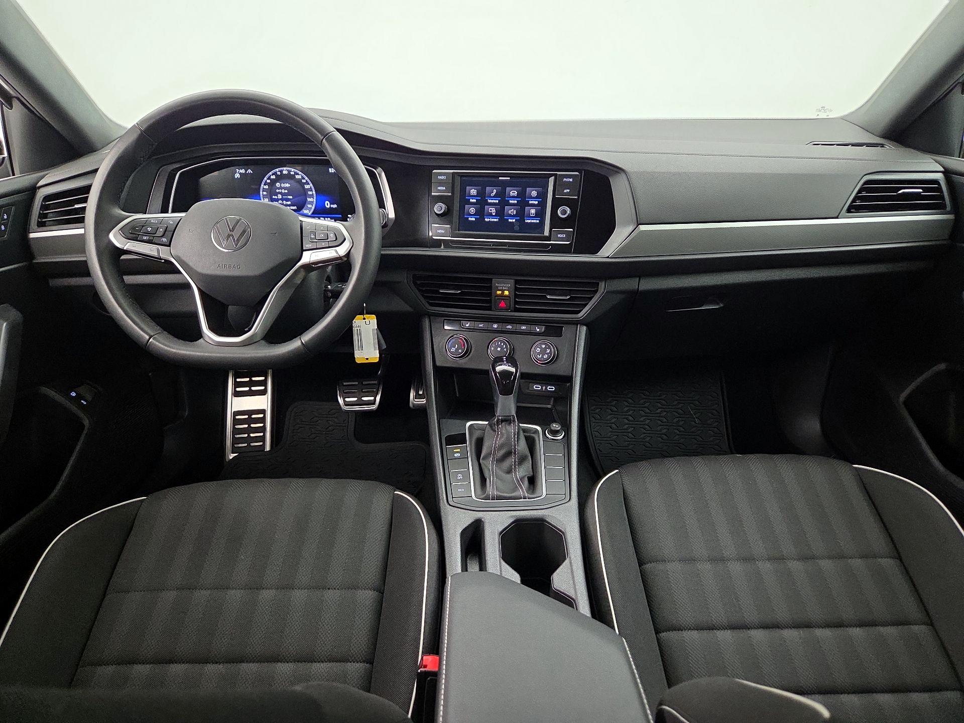 Thumbnail: 2024 Volkswagen Jetta - 9
