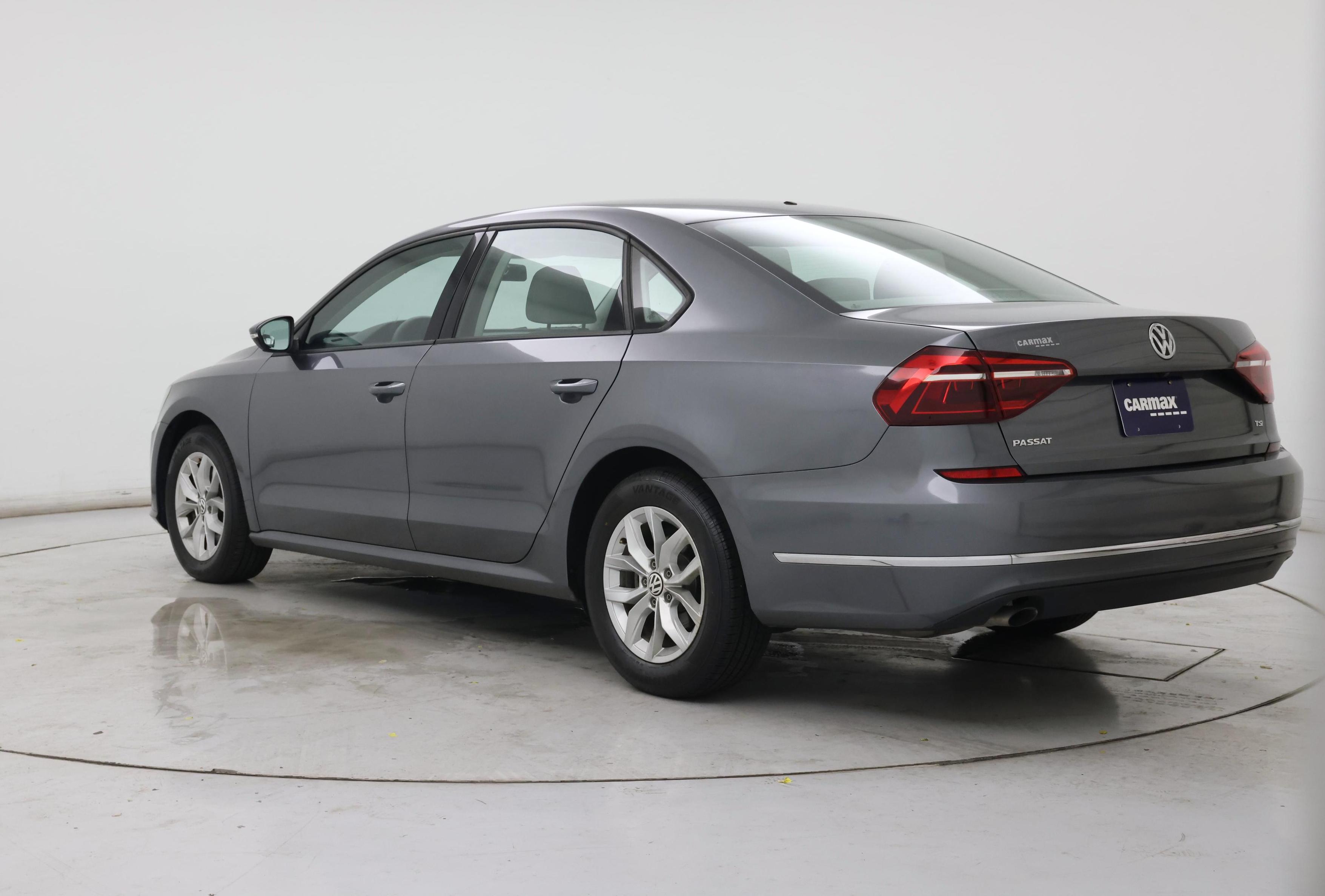 Thumbnail: 2018 Volkswagen Passat - 2