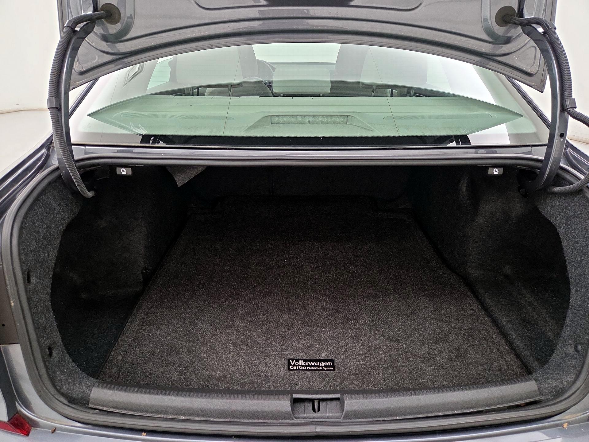 Thumbnail: 2018 Volkswagen Passat - 20