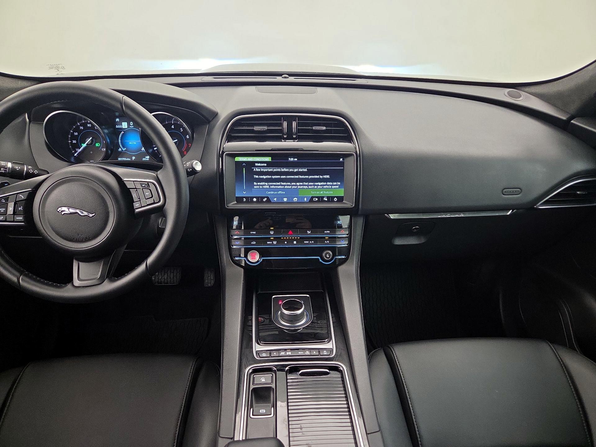 Thumbnail: 2020 Jaguar F-Pace - 9