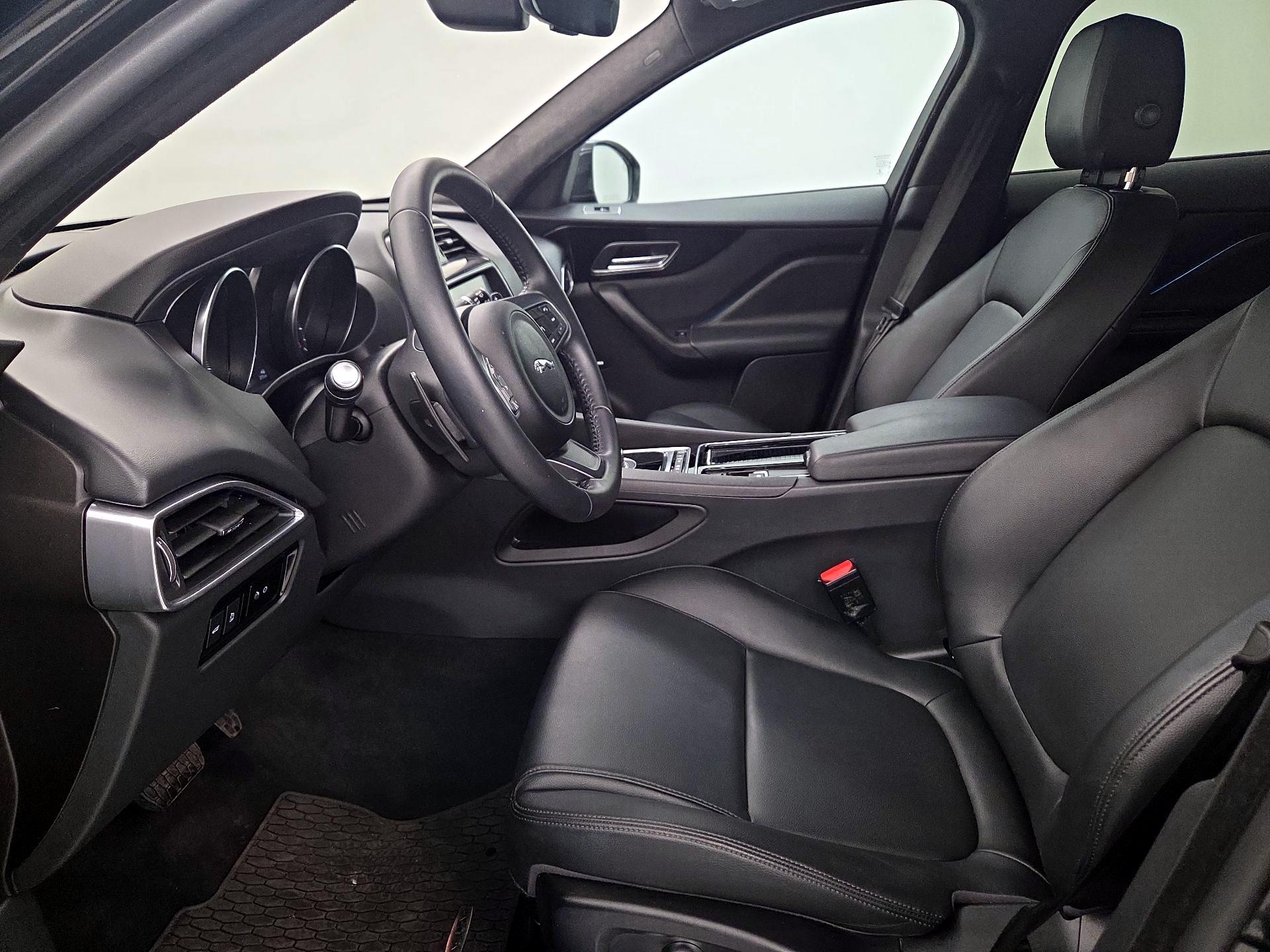 Thumbnail: 2020 Jaguar F-Pace - 11