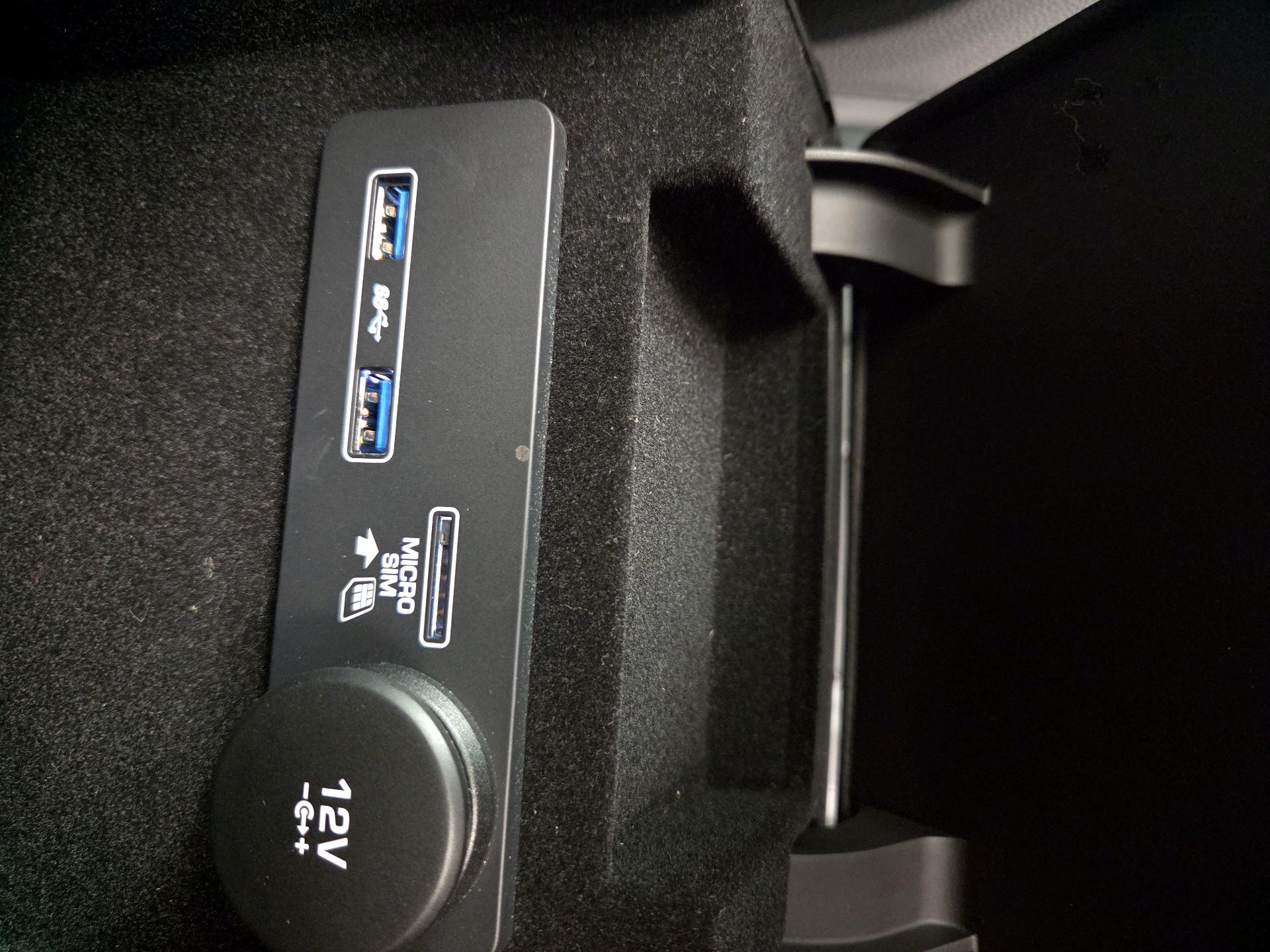 Thumbnail: 2020 Jaguar F-Pace - 18