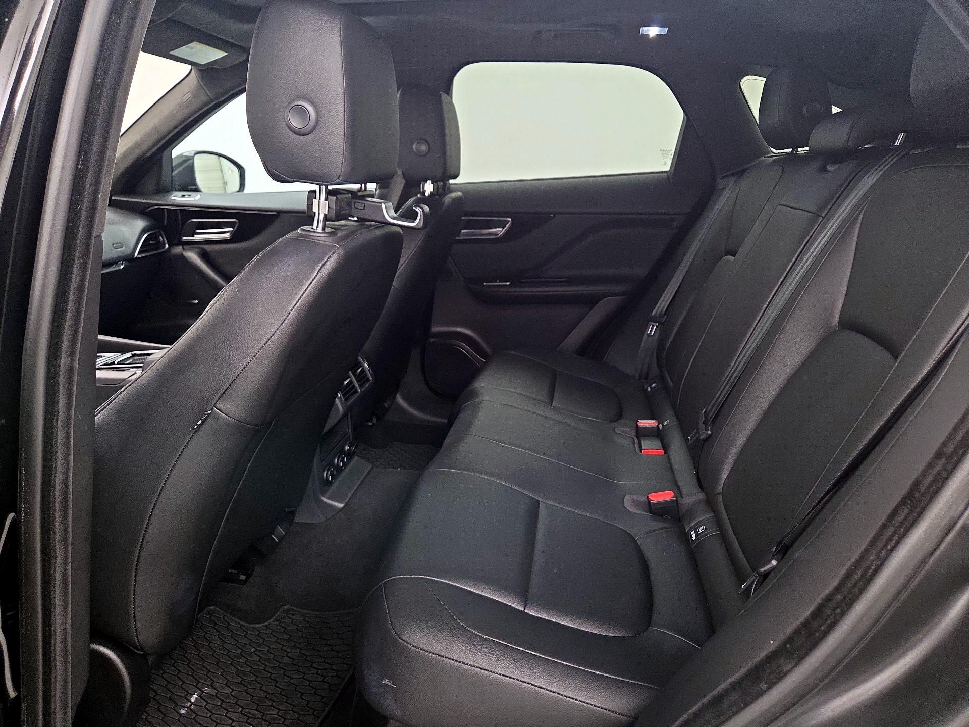 Thumbnail: 2020 Jaguar F-Pace - 20