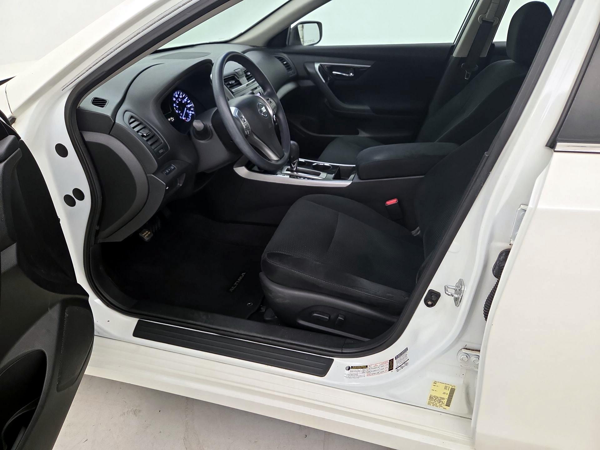 Thumbnail: 2014 Nissan Altima - 11