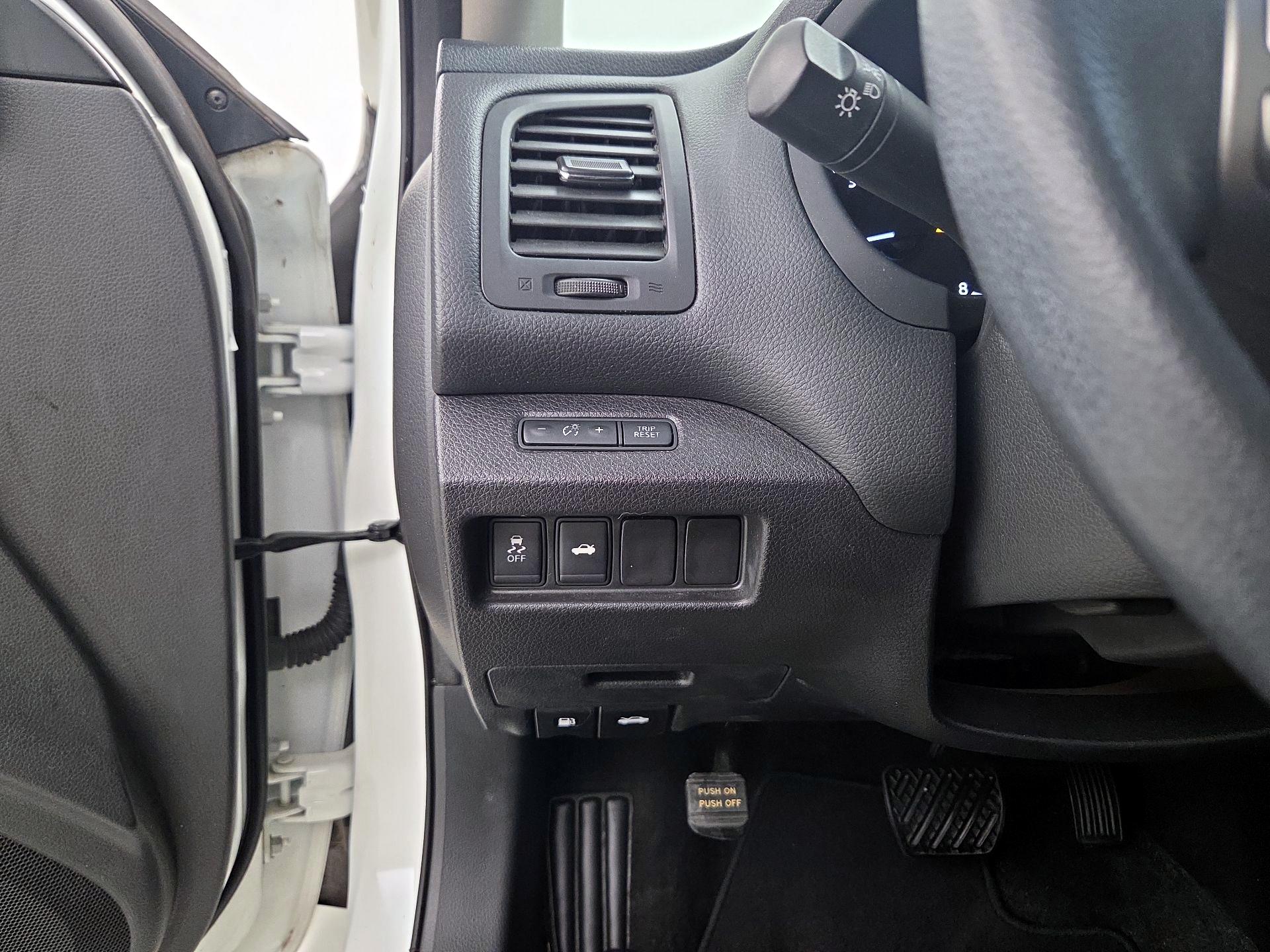 Thumbnail: 2014 Nissan Altima - 13