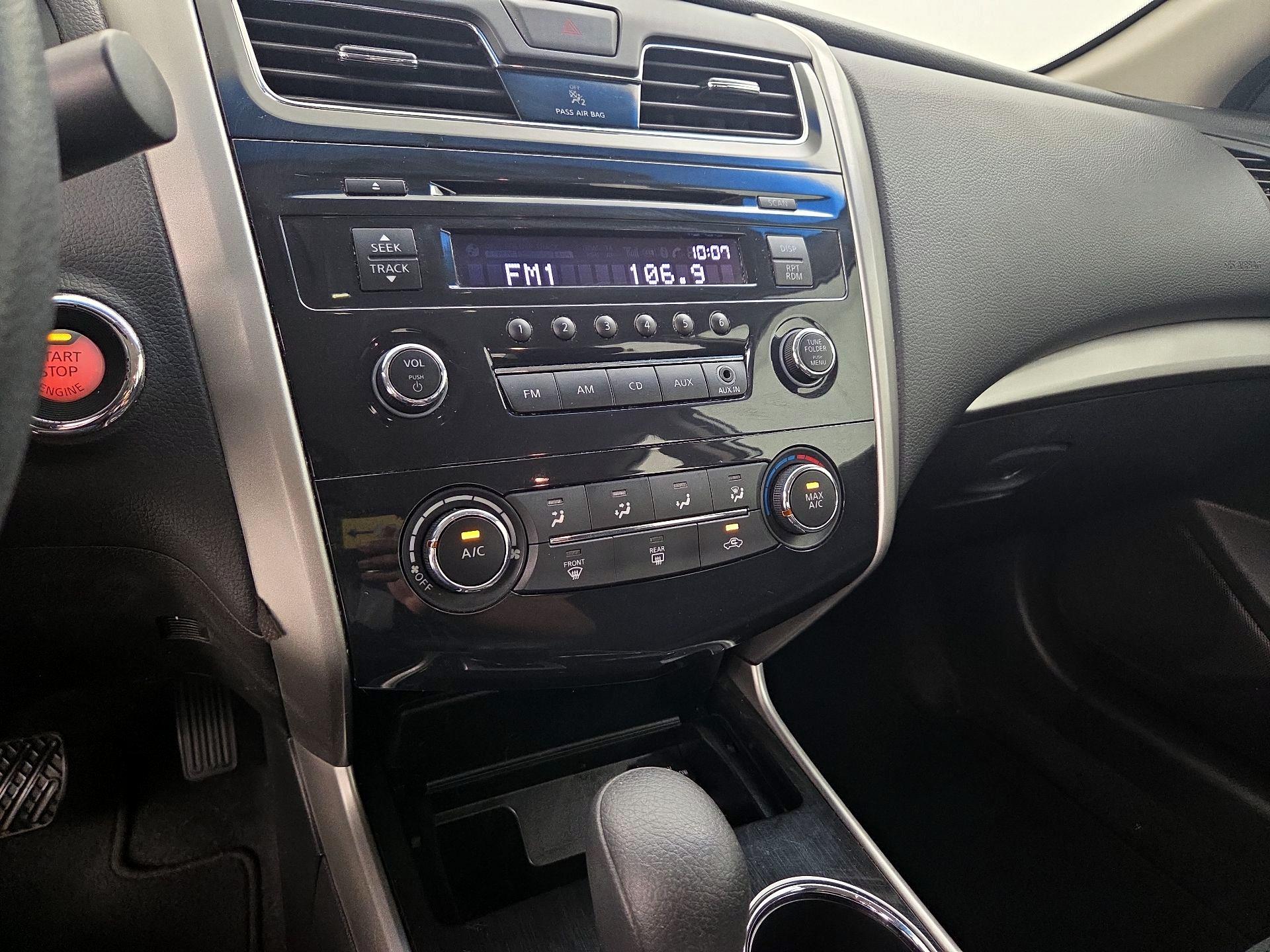 Thumbnail: 2014 Nissan Altima - 17