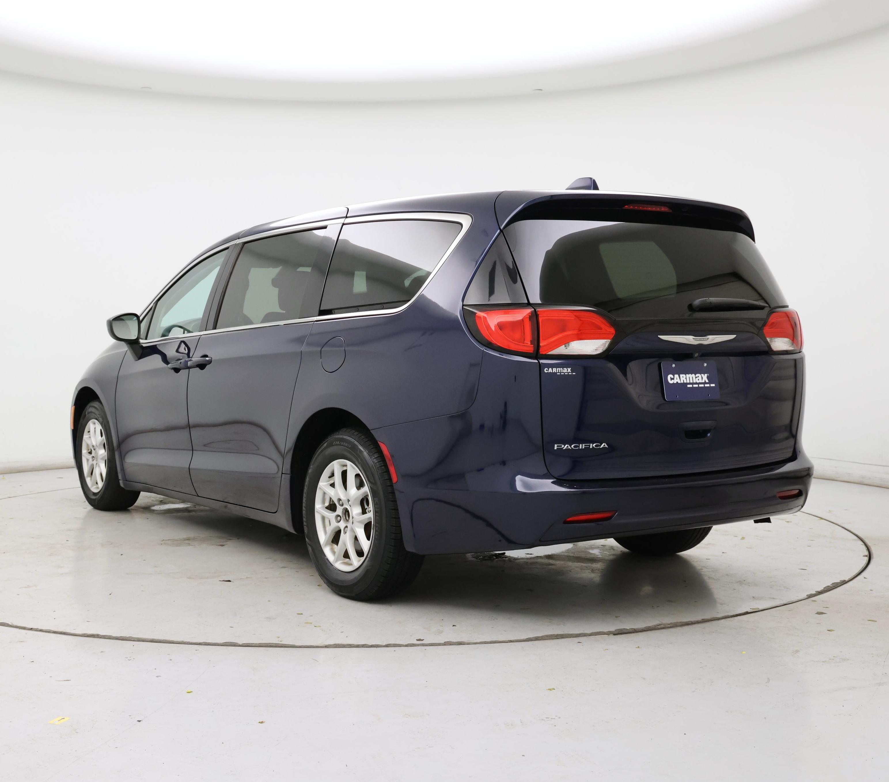 Thumbnail: 2017 Chrysler Pacifica - 2