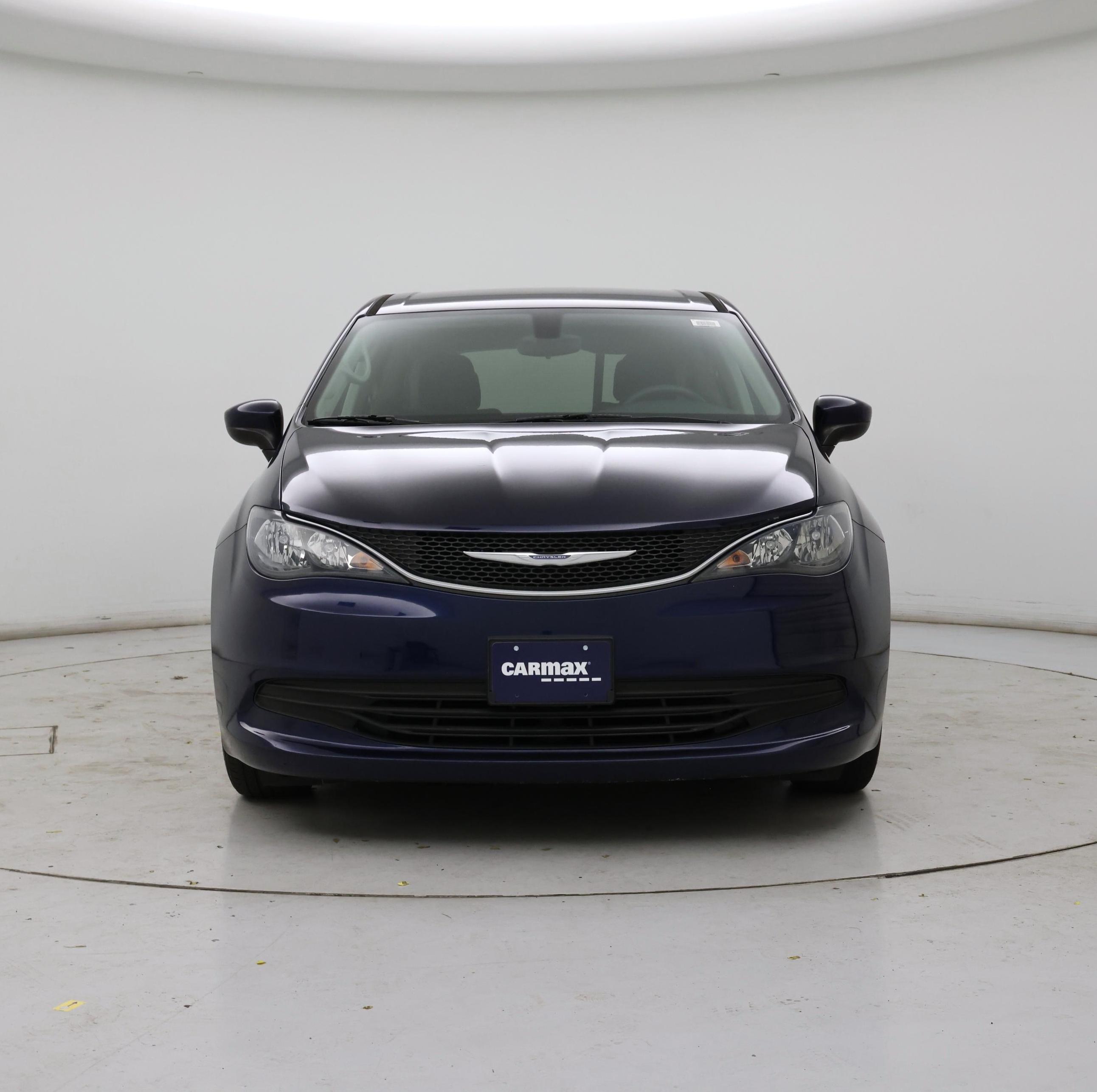 Thumbnail: 2017 Chrysler Pacifica - 5