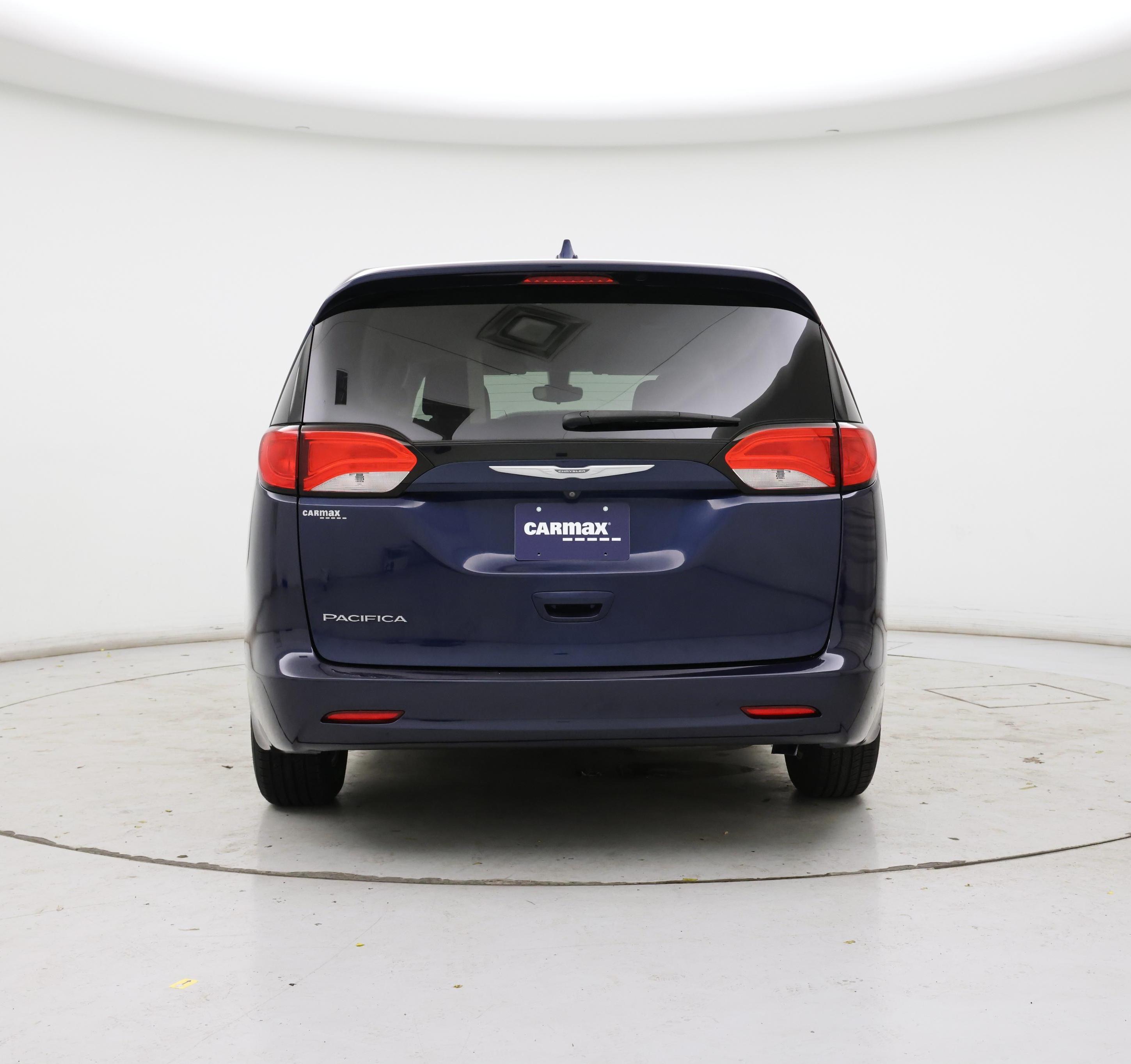 Thumbnail: 2017 Chrysler Pacifica - 6