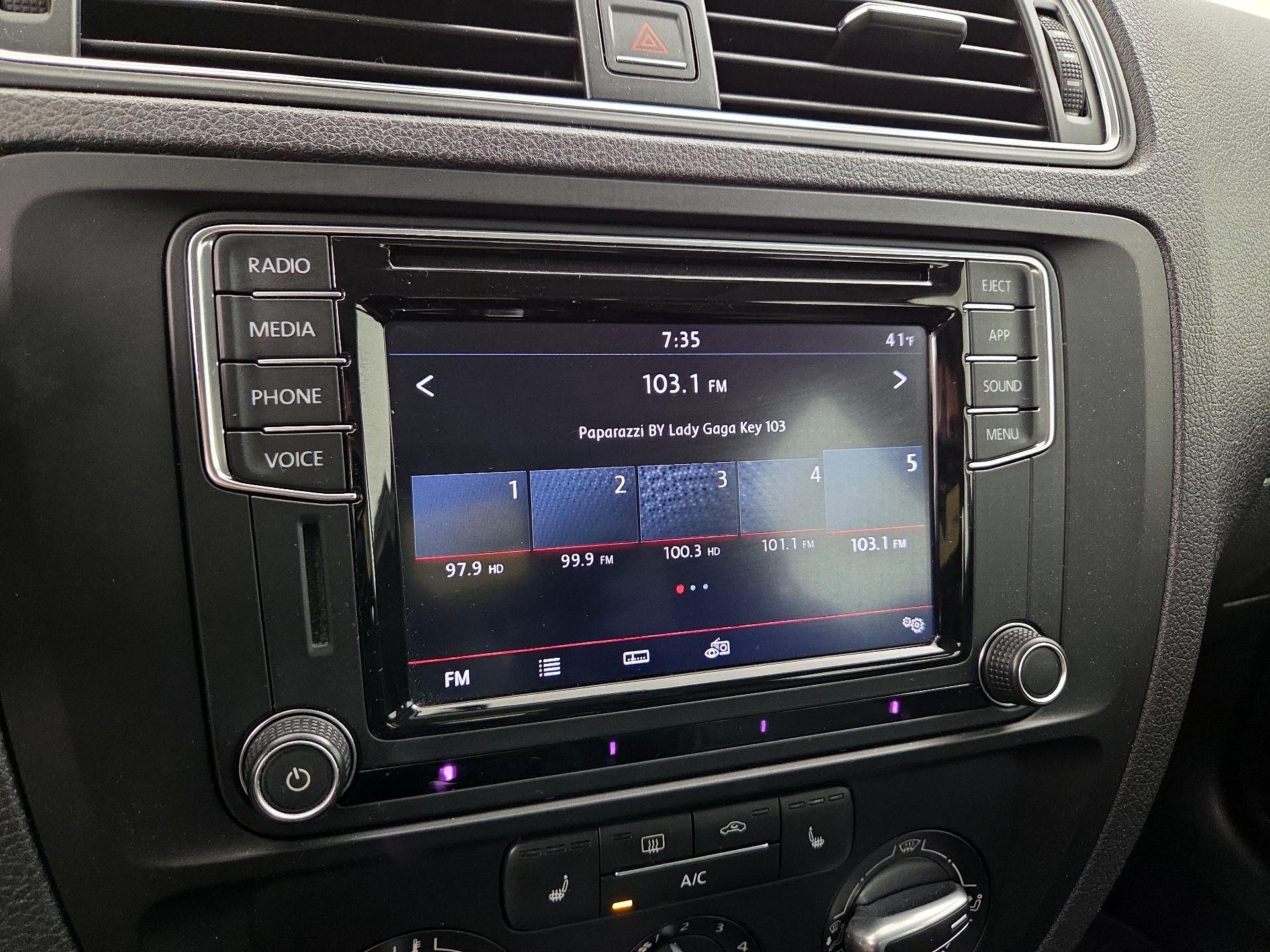 Thumbnail: 2018 Volkswagen Jetta - 15