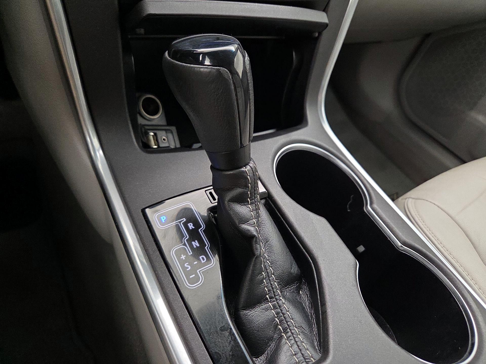 Thumbnail: 2016 Toyota Camry - 17