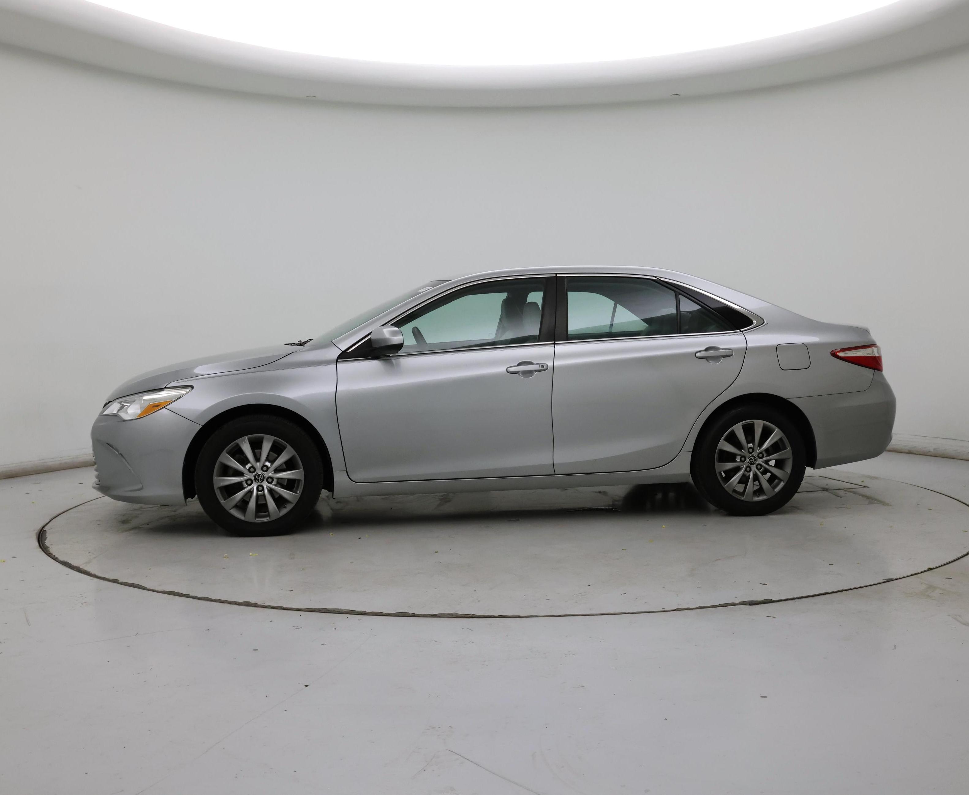 Thumbnail: 2016 Toyota Camry - 3