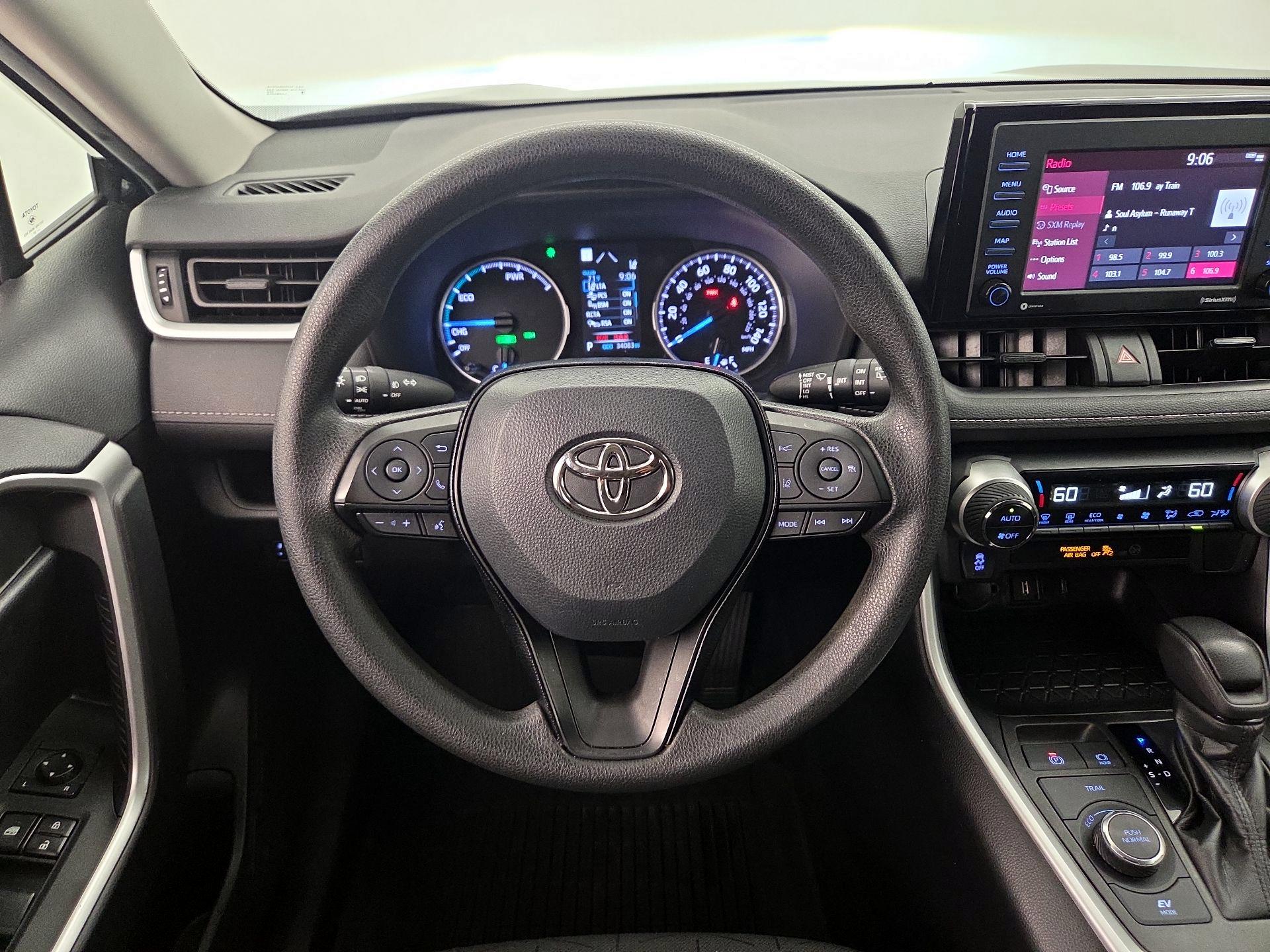 Thumbnail: 2021 Toyota RAV4 - 10
