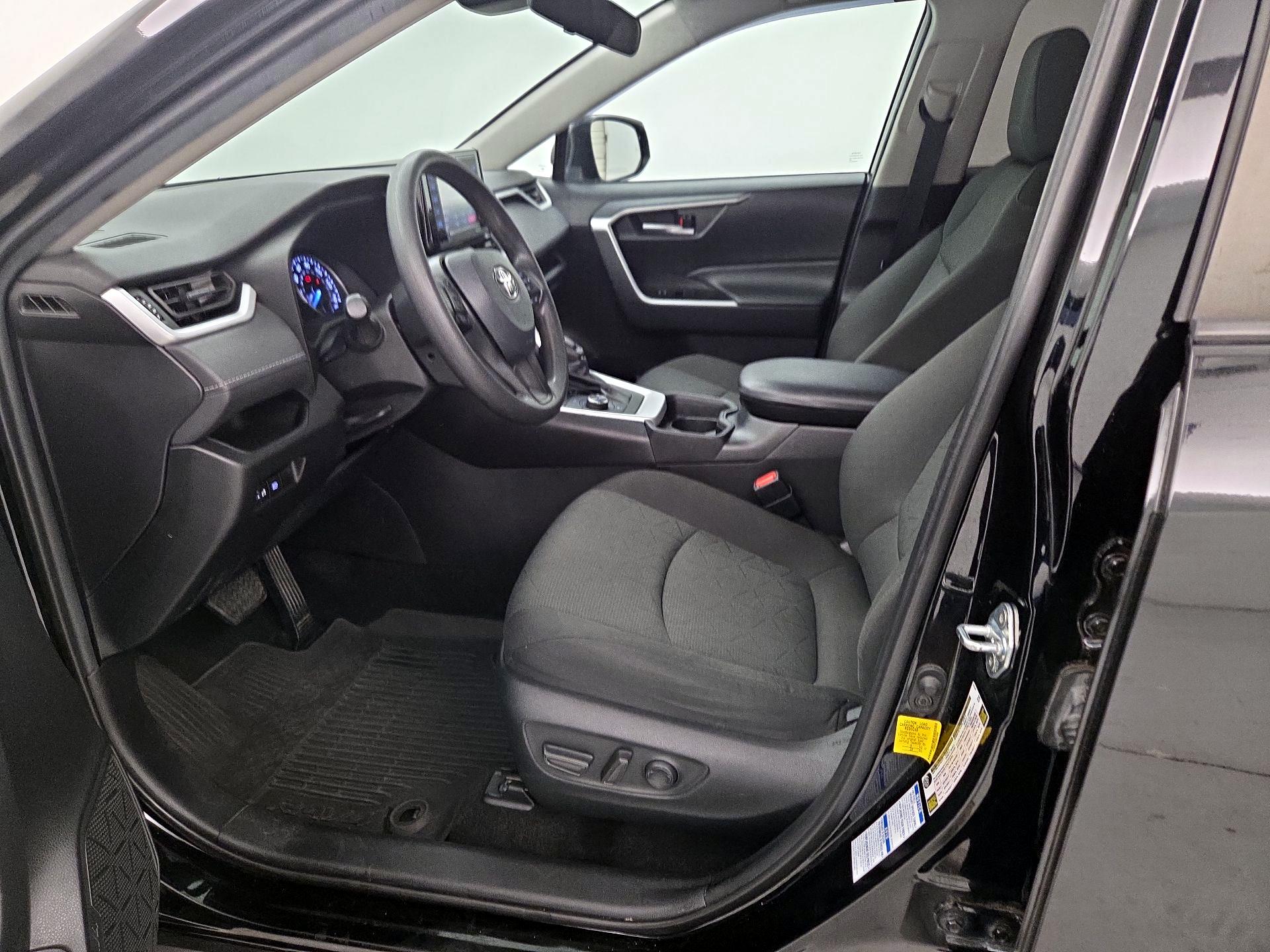 Thumbnail: 2021 Toyota RAV4 - 11