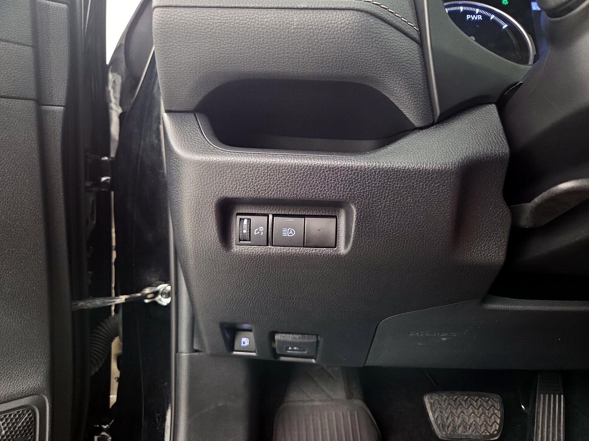 Thumbnail: 2021 Toyota RAV4 - 13