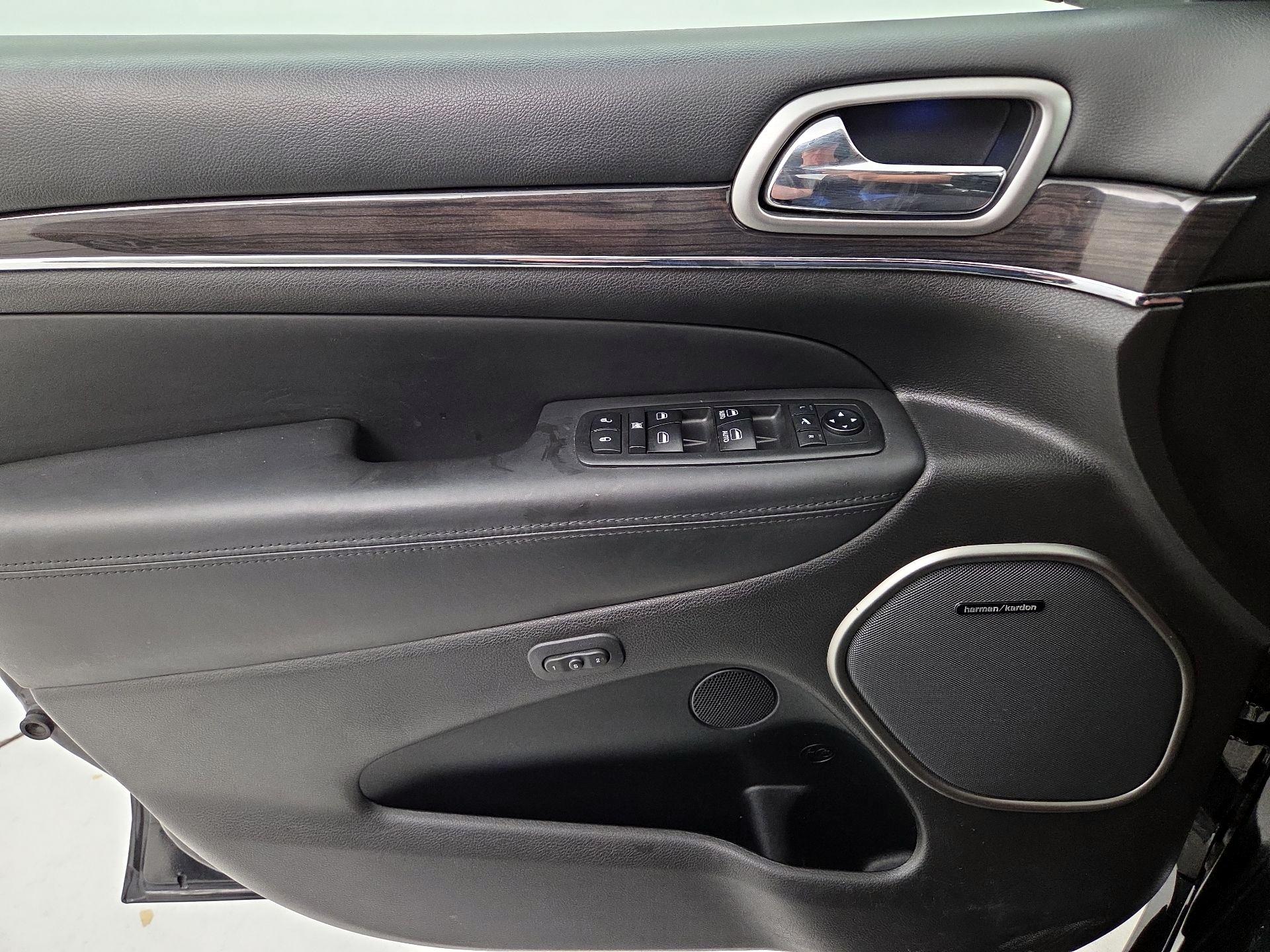 Thumbnail: 2018 Jeep Grand Cherokee - 10