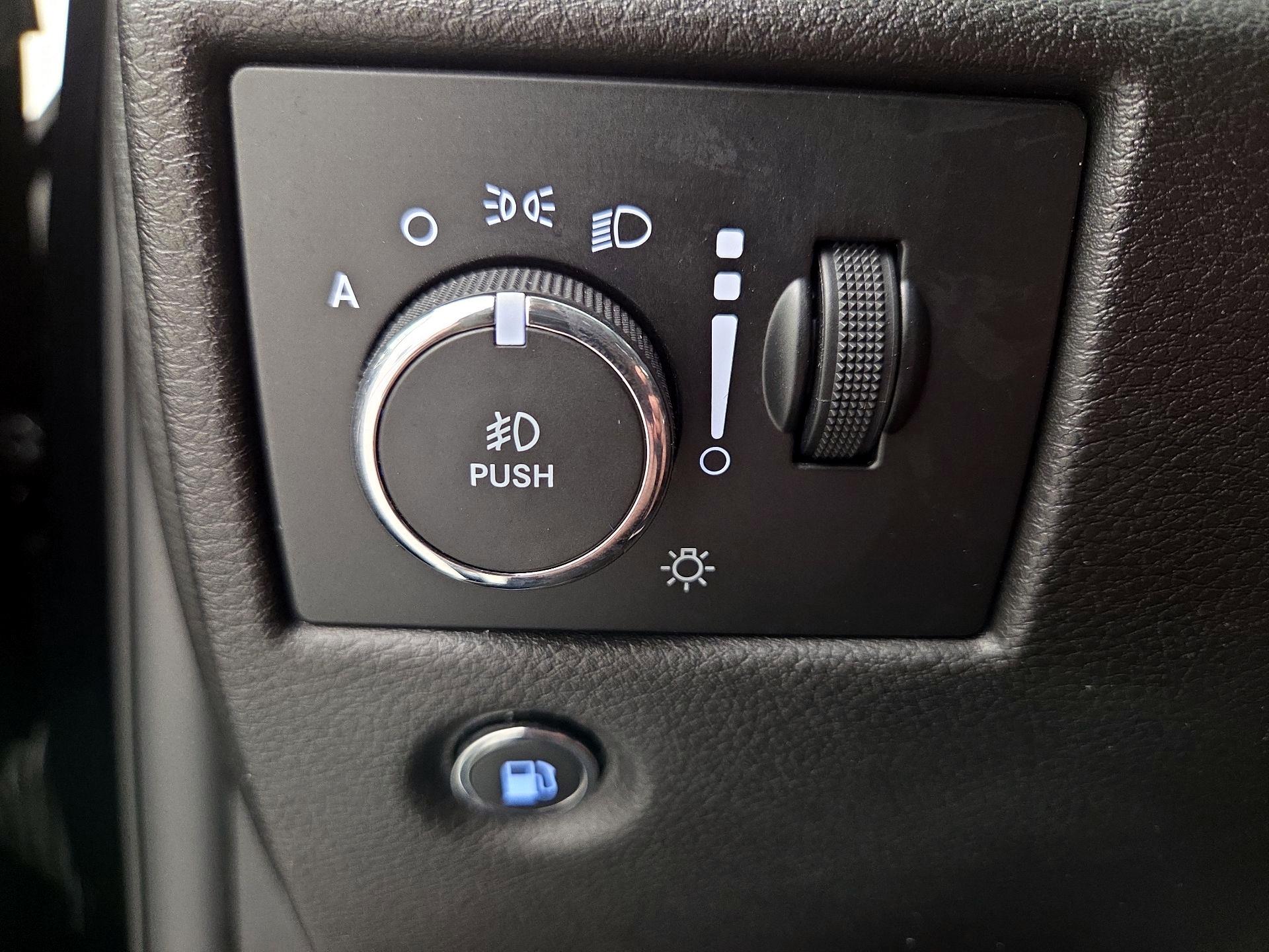 Thumbnail: 2018 Jeep Grand Cherokee - 11