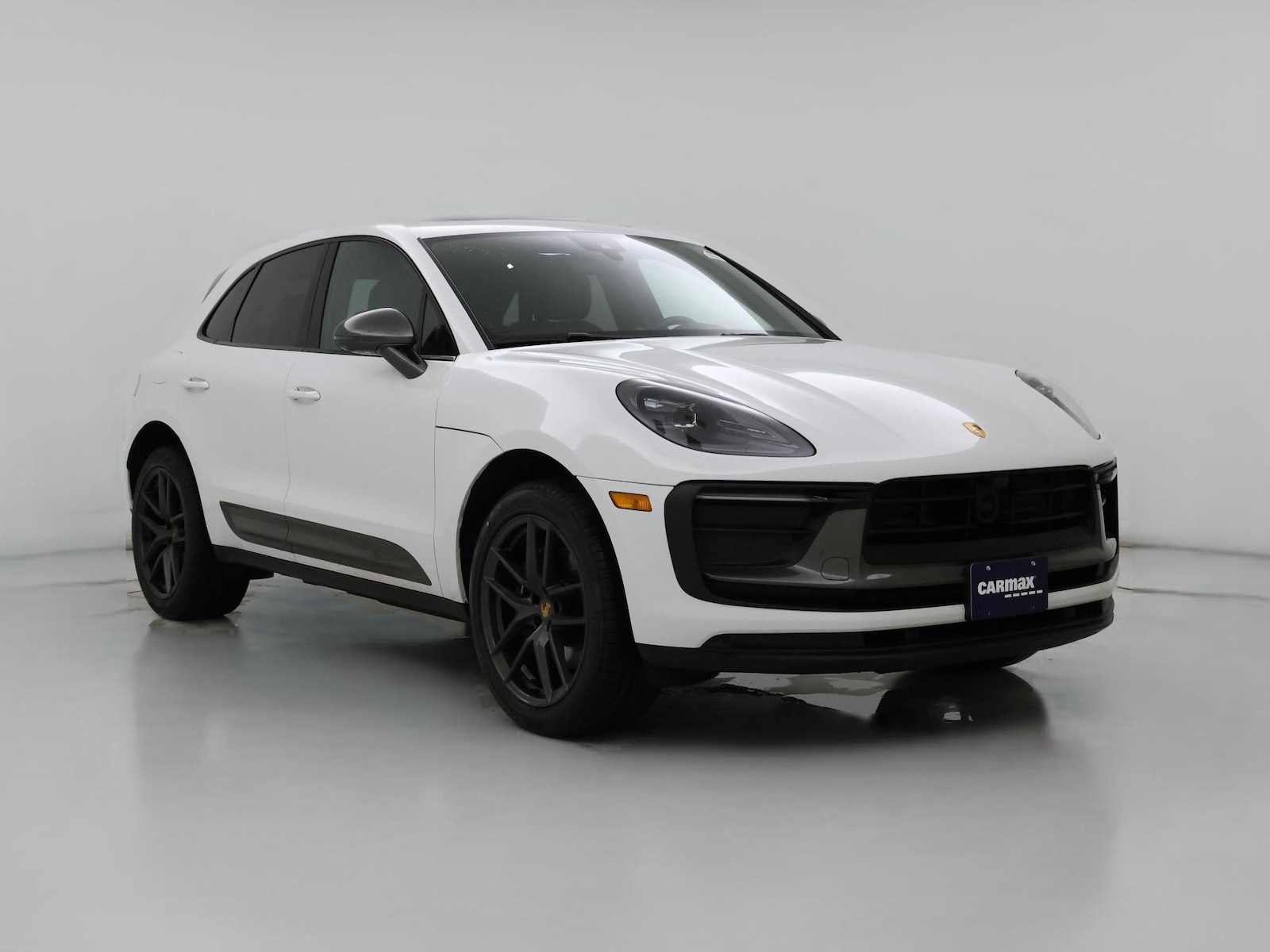2023 Porsche Macan T