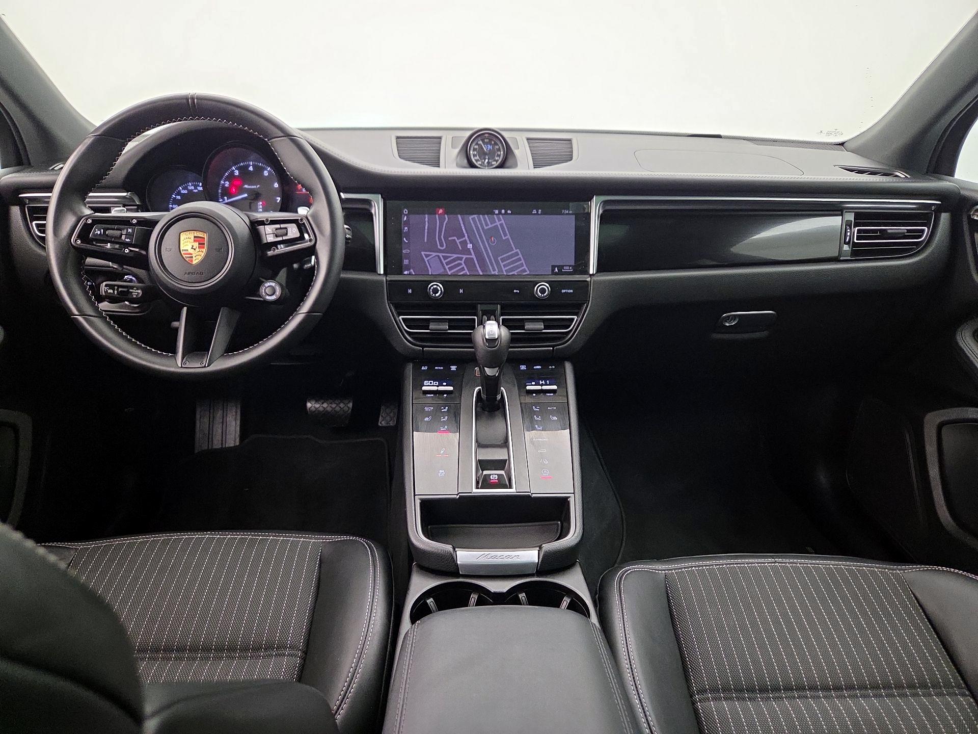 Thumbnail: 2023 Porsche Macan - 9