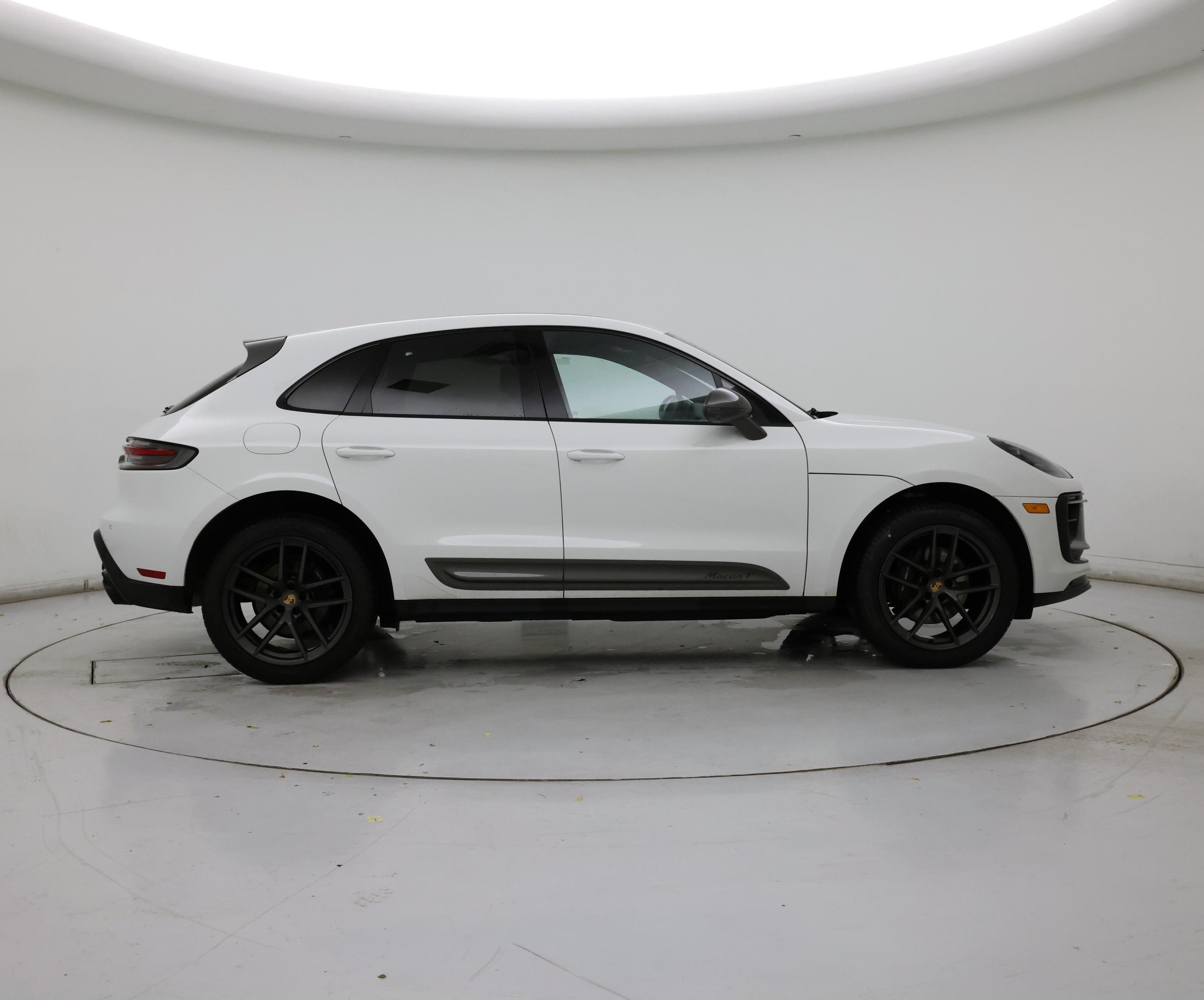 Thumbnail: 2023 Porsche Macan - 7