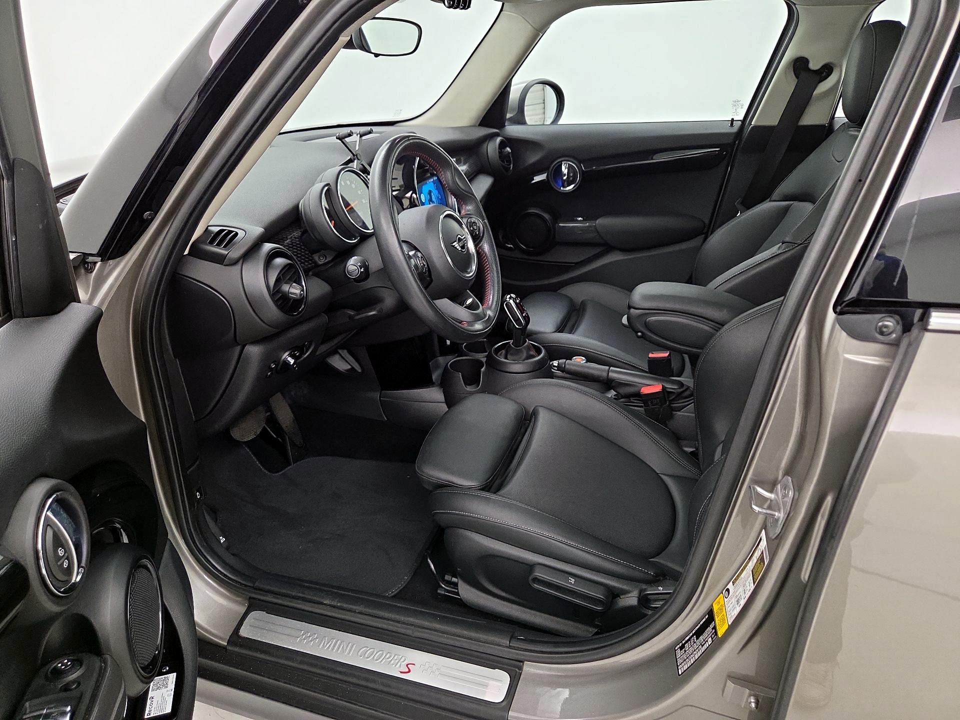 Thumbnail: 2021 MINI Cooper Hardtop - 11