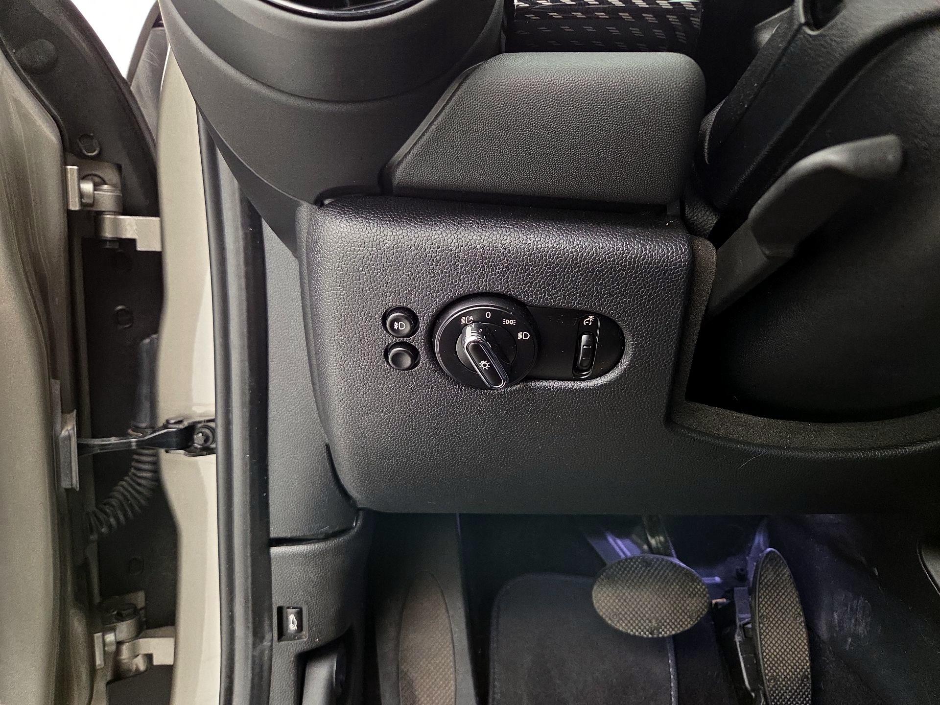 Thumbnail: 2021 MINI Cooper Hardtop - 13