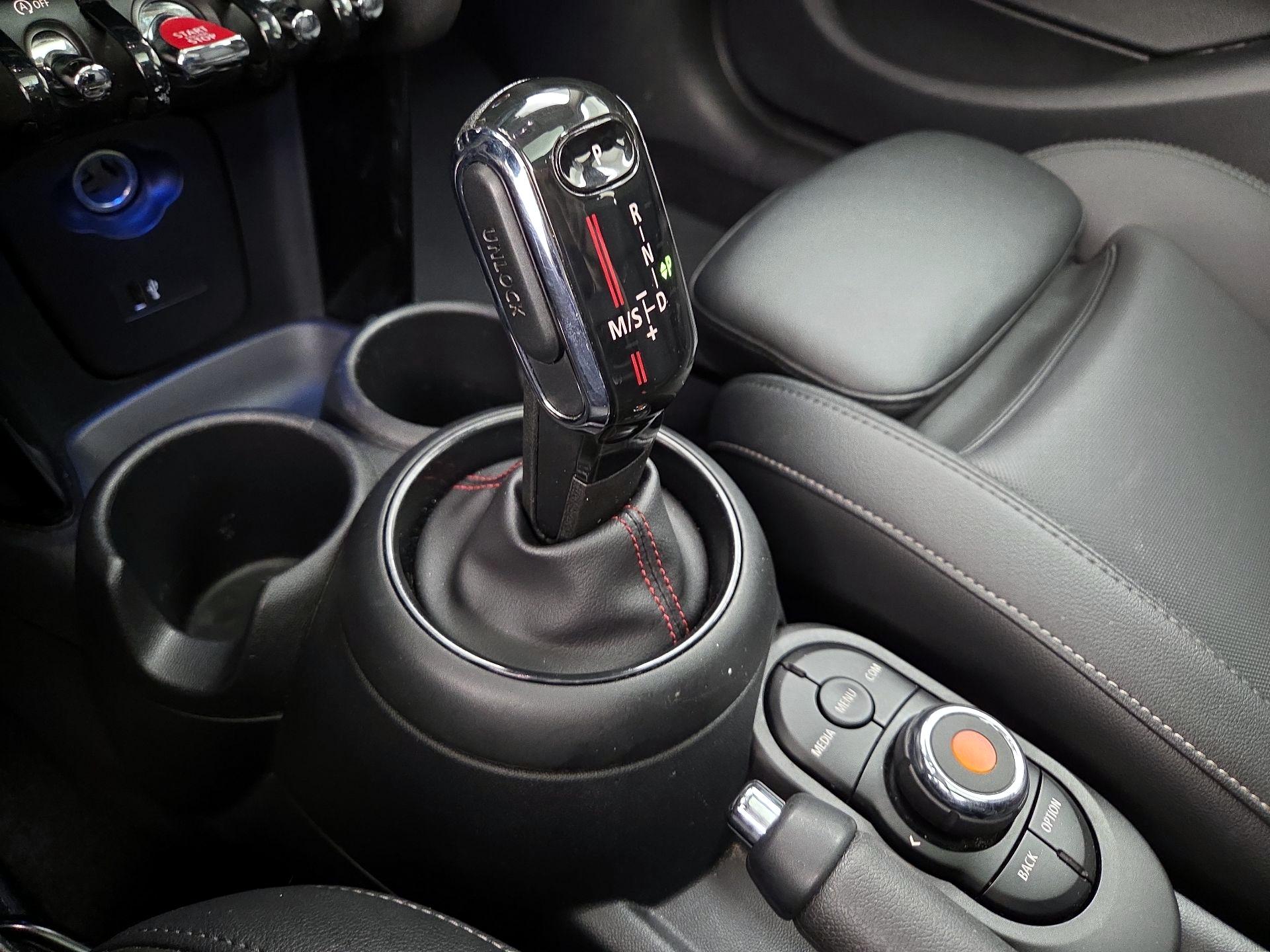 Thumbnail: 2021 MINI Cooper Hardtop - 17