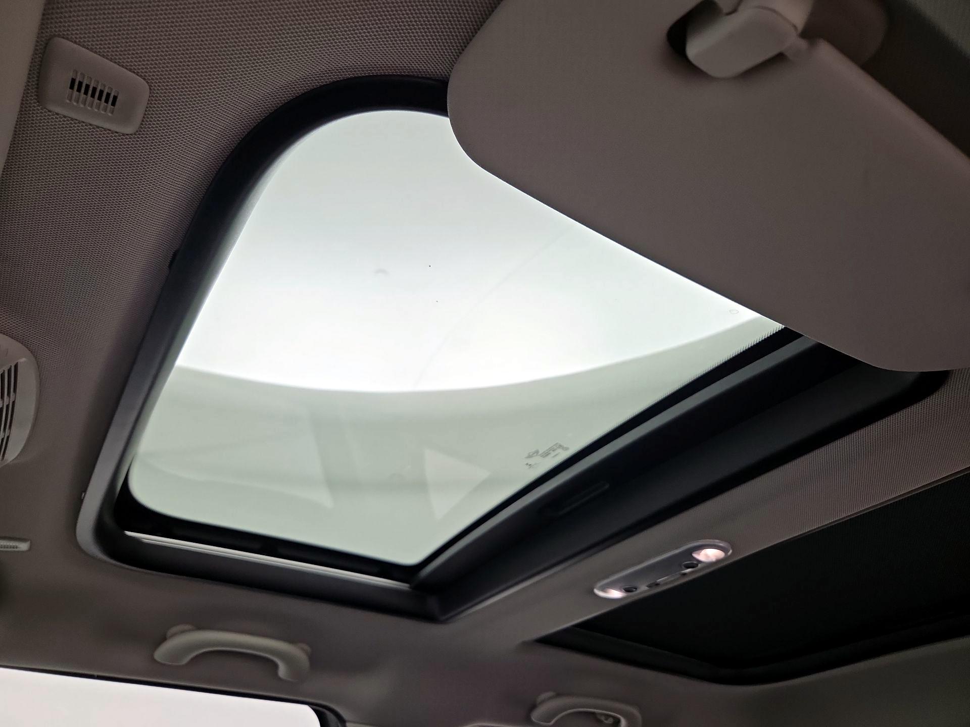 Thumbnail: 2021 MINI Cooper Hardtop - 19