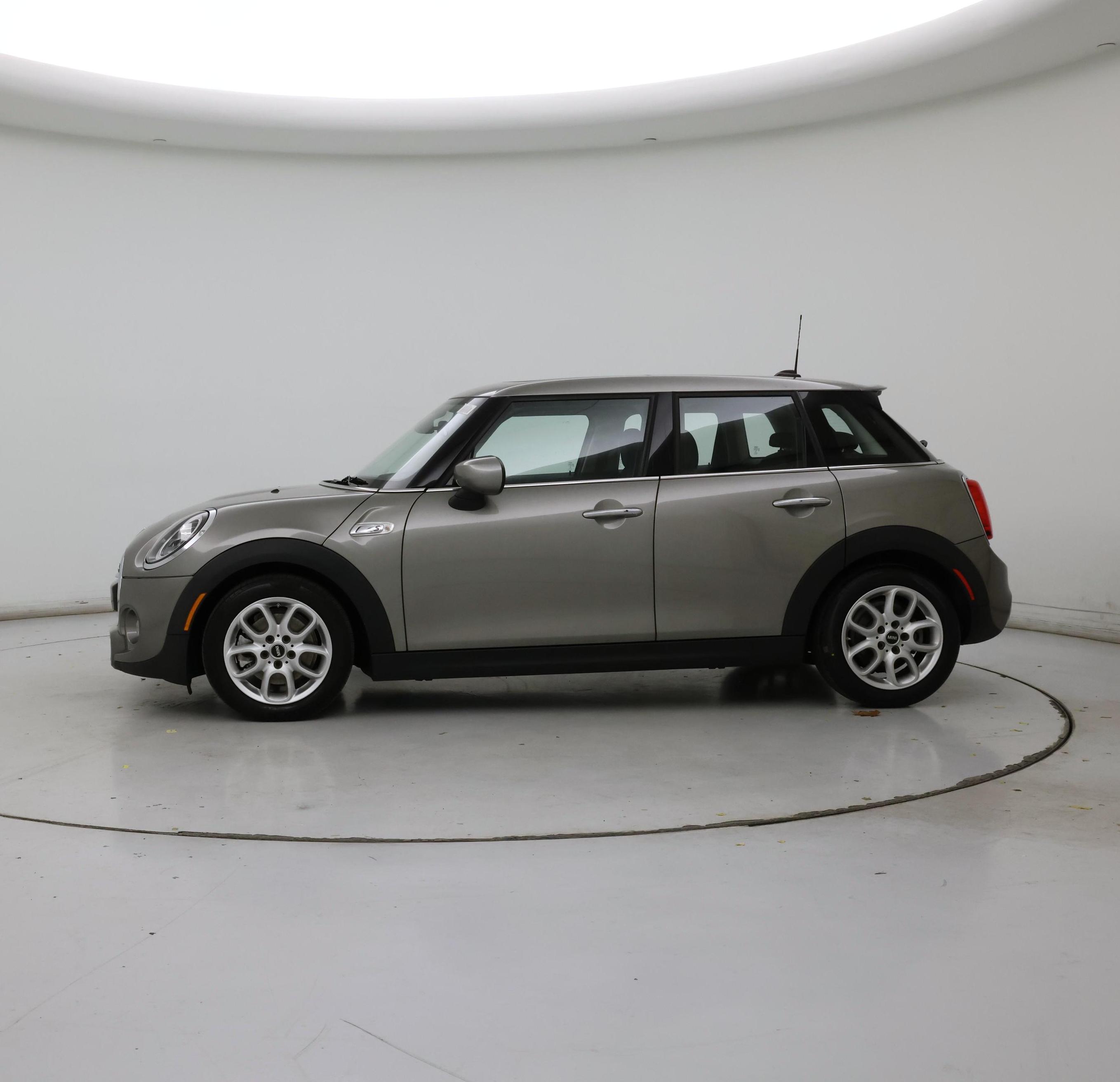 Thumbnail: 2021 MINI Cooper Hardtop - 3